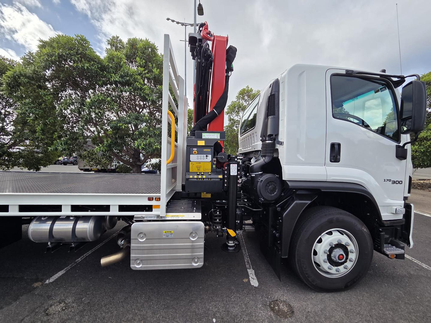 2025 Isuzu F Series FVR 170-300 AT R60 Palfinger Front Mount Crane10 pallet Tabletop image 6