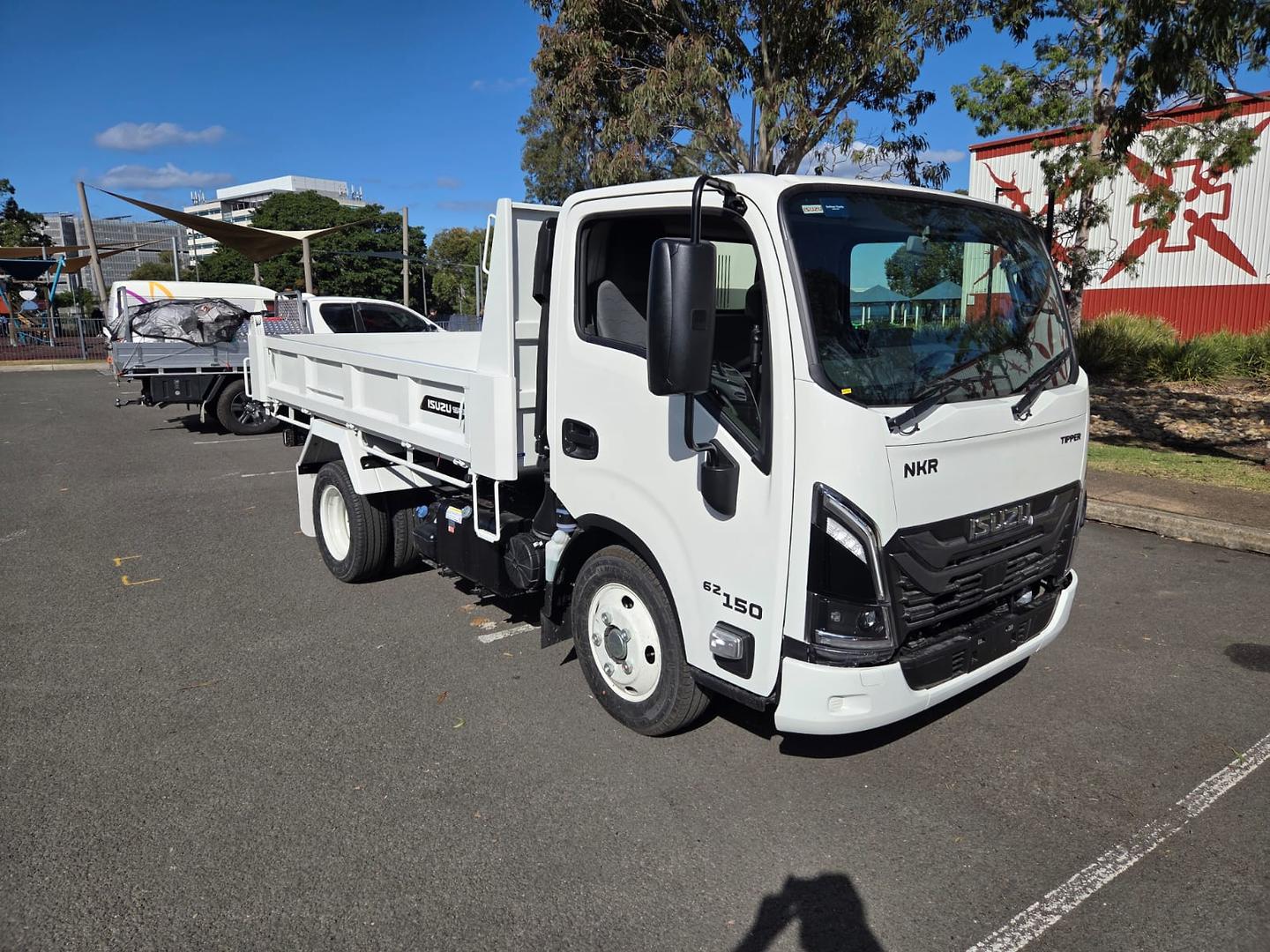 2025 Isuzu N Series NKR 62/45-150 DT D25 Tipper Factory Tipper image 3