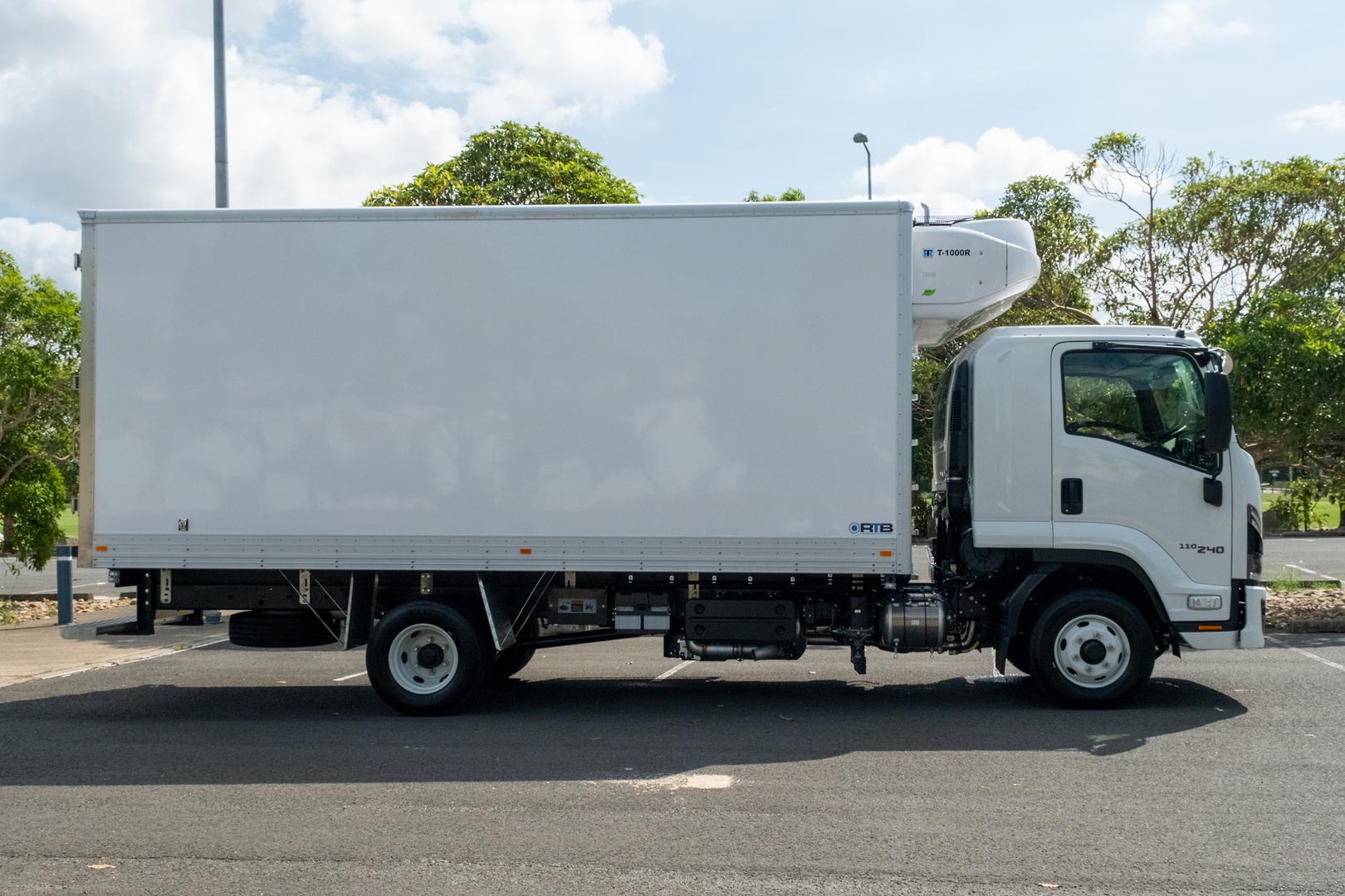 2026 Isuzu F Series FRR 110-240 AM R44 image 3