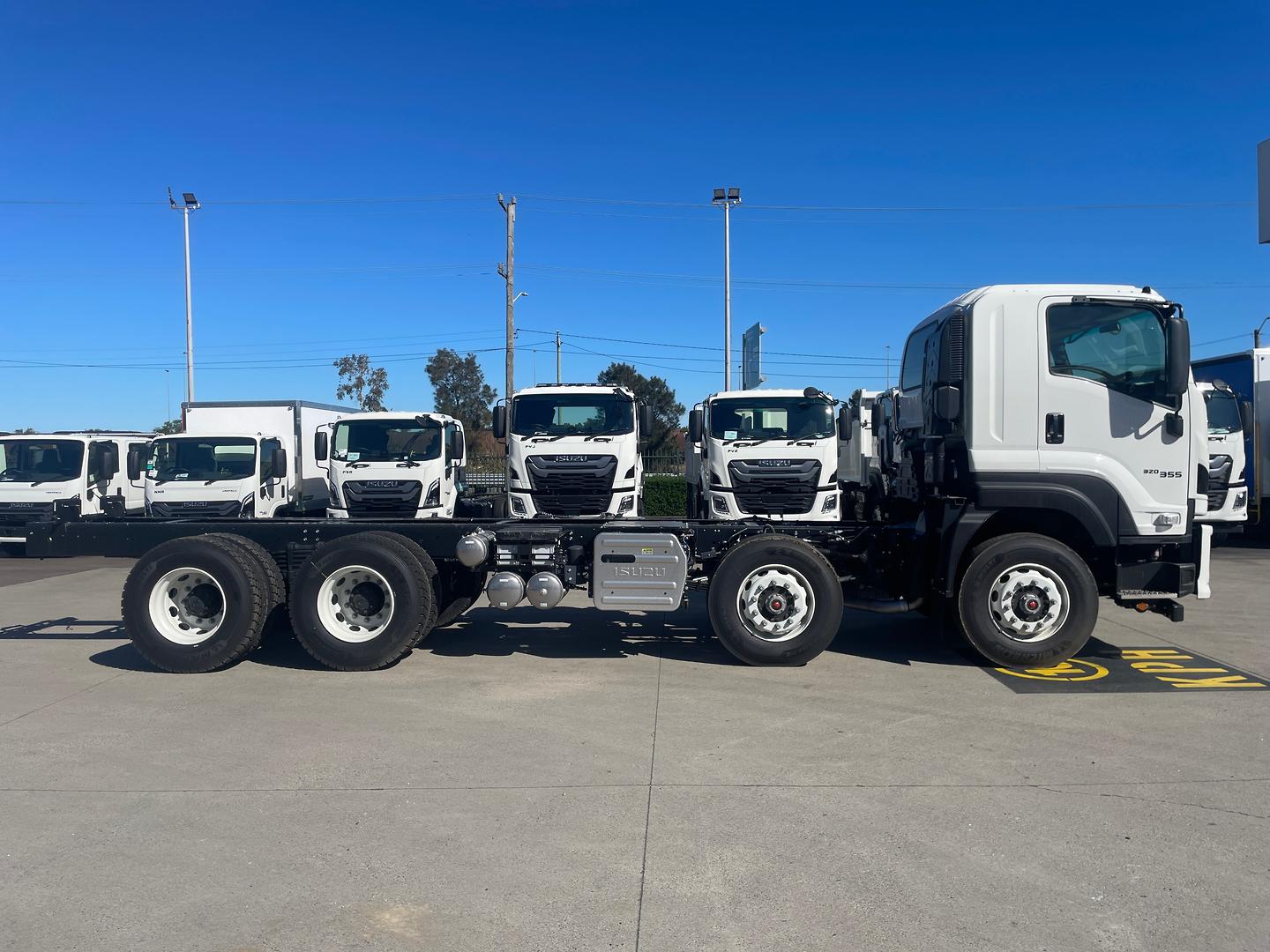 2026 Isuzu F Series FYH 320-355 AT R58 Brand New image 9