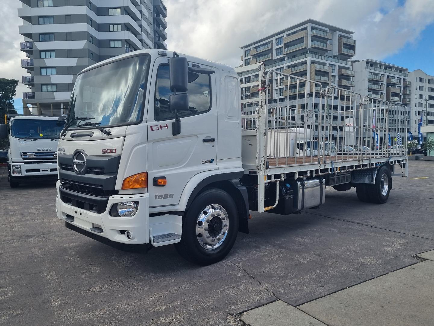 2018 Hino 500 Series GH1828 Auto Tray image 3
