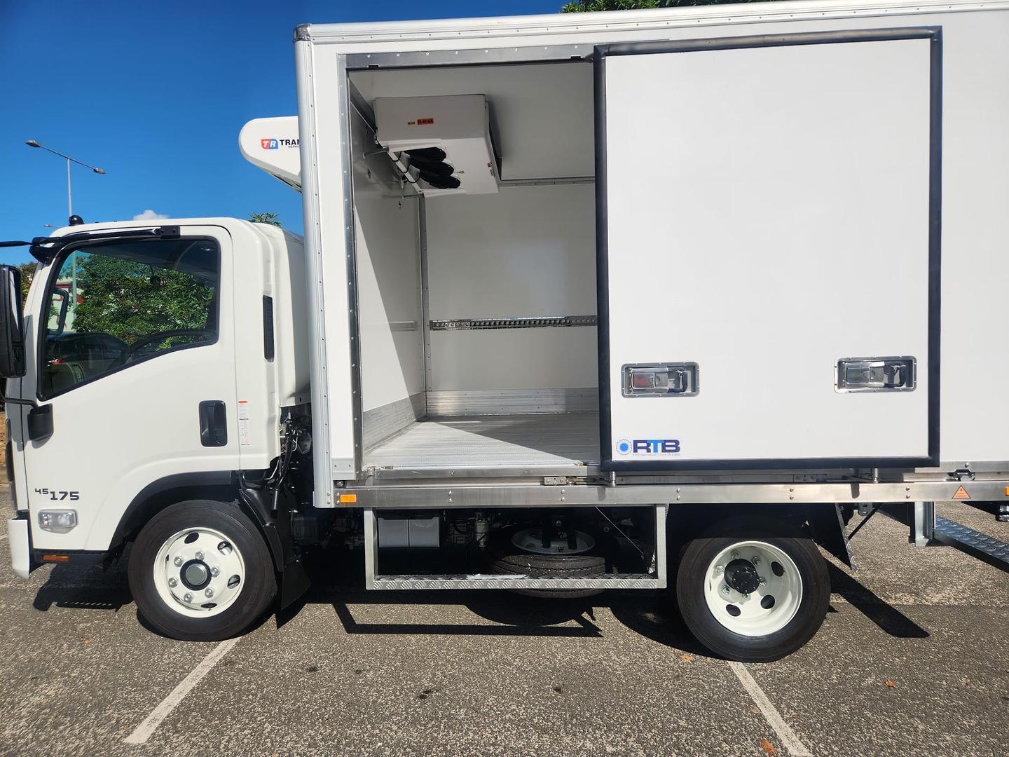 2025 Isuzu N Series NPR 45/65-175 DT D28 4 Pallet Fridge Truck image 5