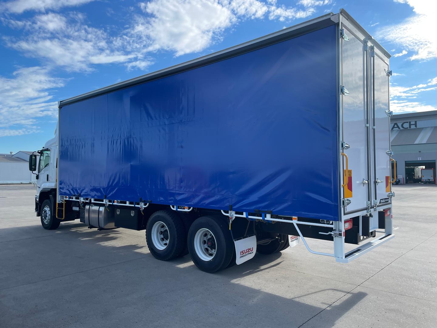 2026 Isuzu F Series FVL 260-300 Freightpack 14 Pallet Curtainsider image 5