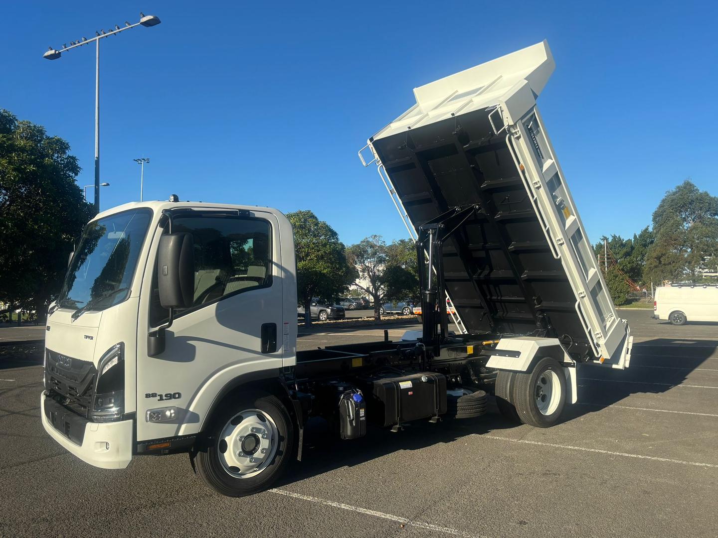 2025 Isuzu N Series NQR 88/80-190 AM D38 Tipper image 11