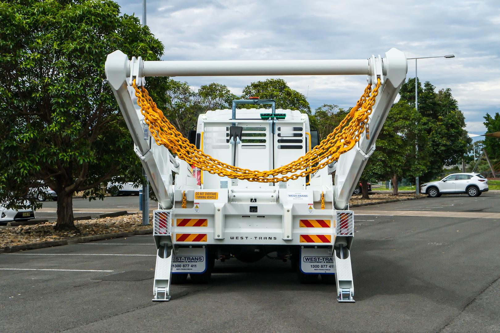 2025 Isuzu F Series FVZ 260-300 AT R46 Skip Bin Lifter image 9