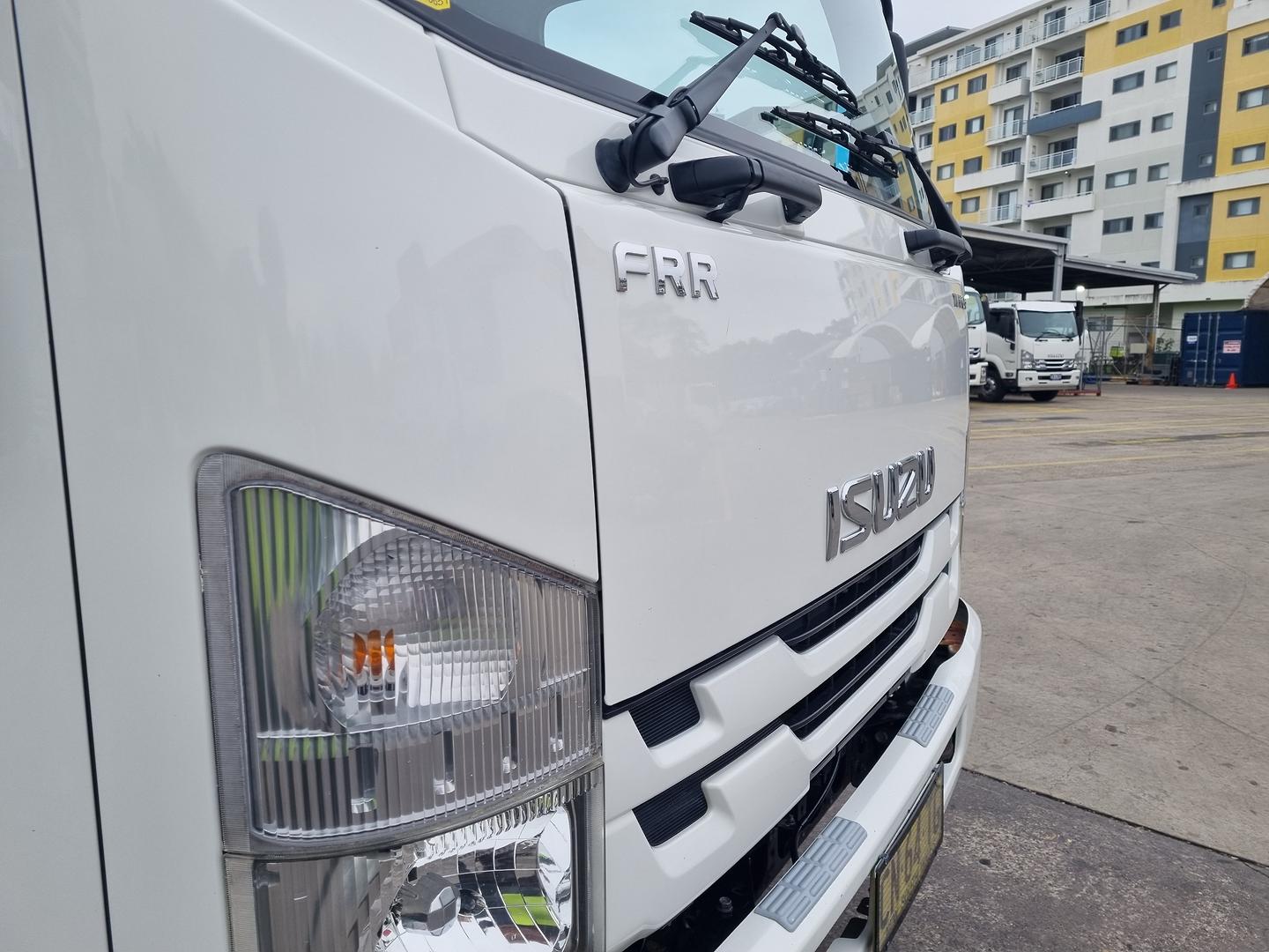 2017 Isuzu F Series FRR107-210 image 11