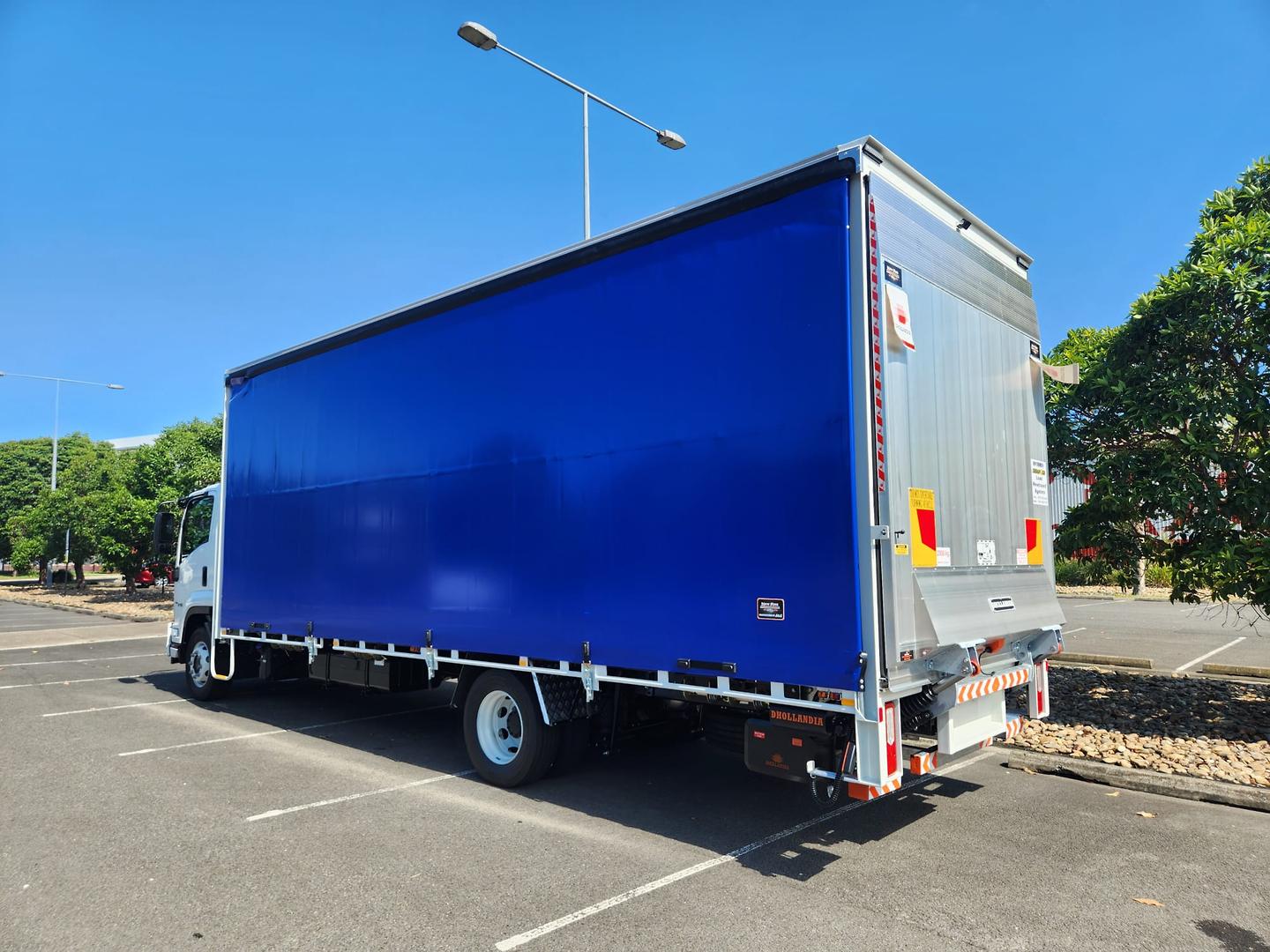 2025 Isuzu F Series FSD 140/120-240 AM R56 NEW AGE 12 Pallet Taughtliner image 7