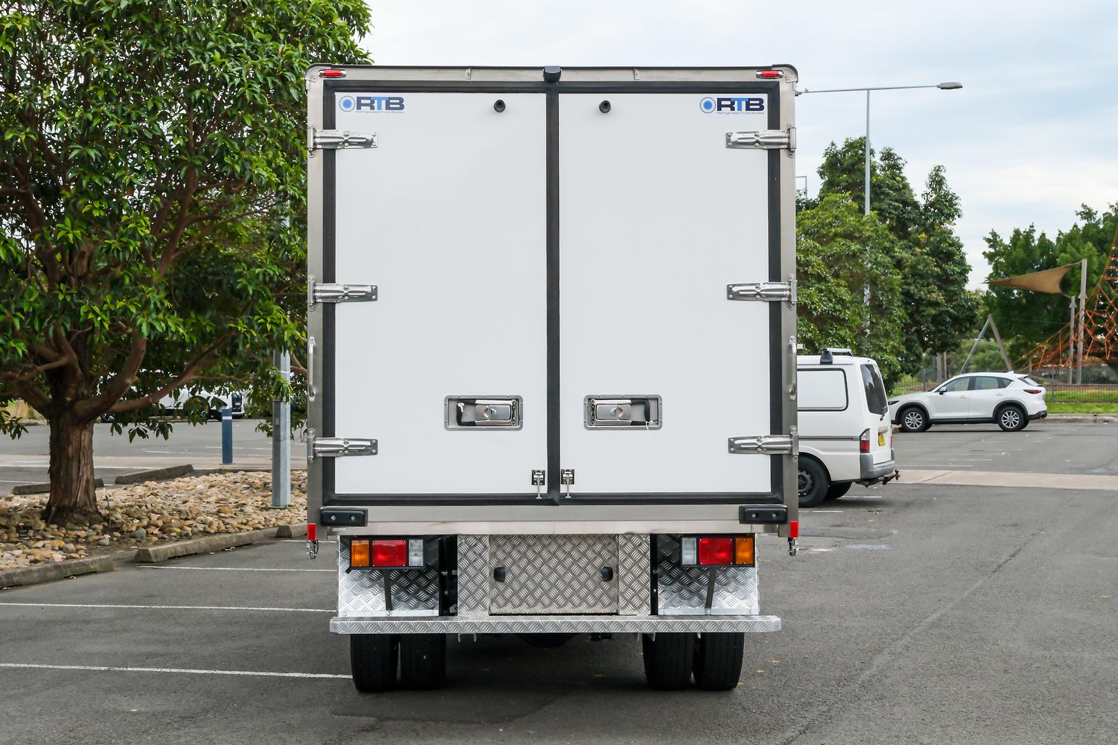 2025 Isuzu N Series NMR 60/45-150 RTB Fridge Truck image 5