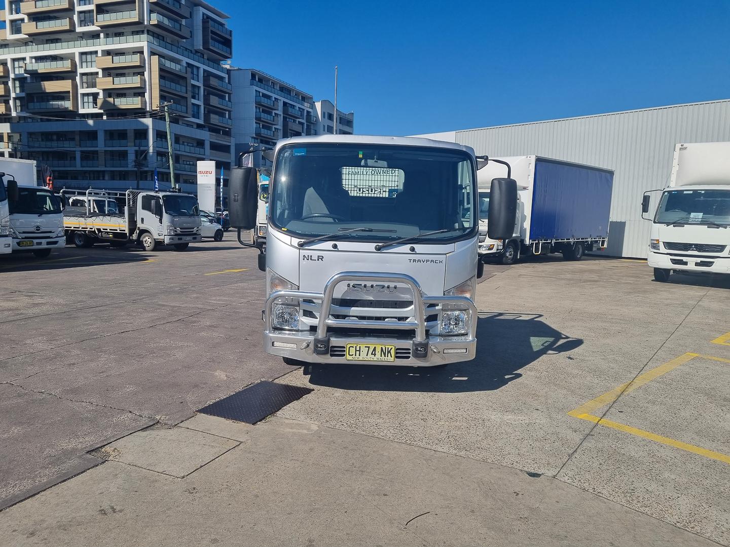 2016 Isuzu N Series NLR 45-150 image 2