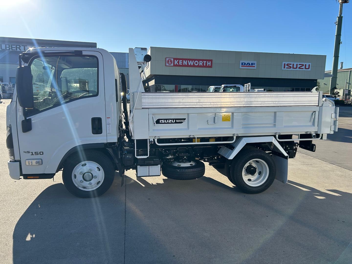 2026 Isuzu N Series NLR 45-150 DT D25 Tipper Tipper image 5
