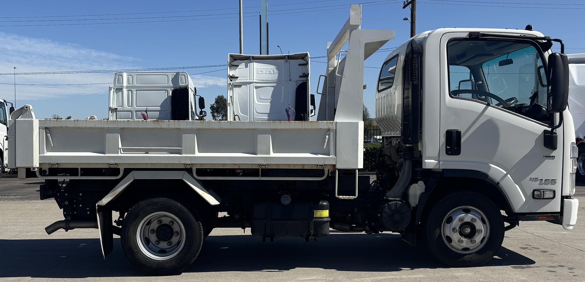 2022 Isuzu N Series NPR 45/55-155 Tipper One Owner image 13