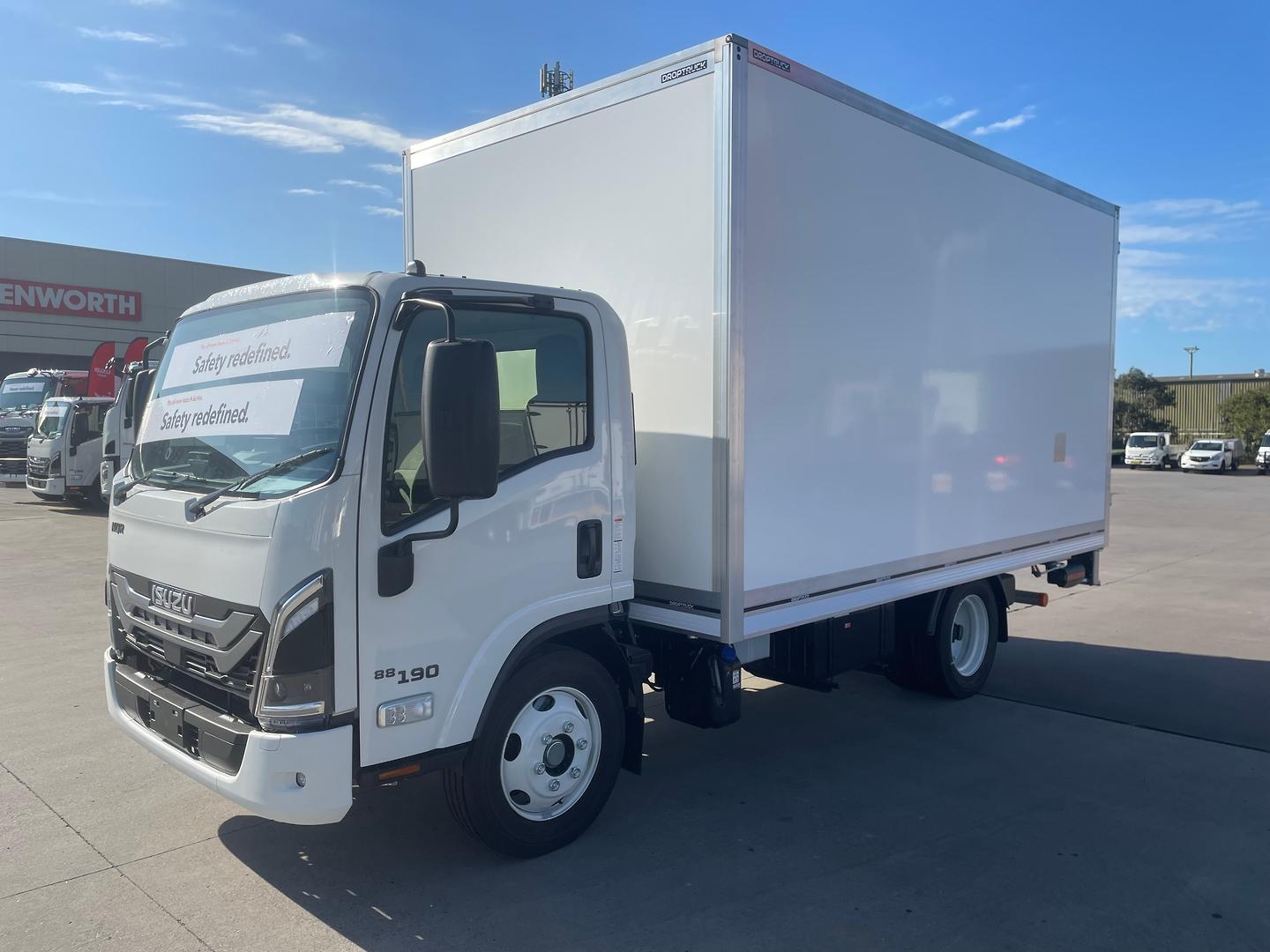 2025 Isuzu NQR 88/80-190 AM NQR 88/80-190 AM D34 PanTech image 3