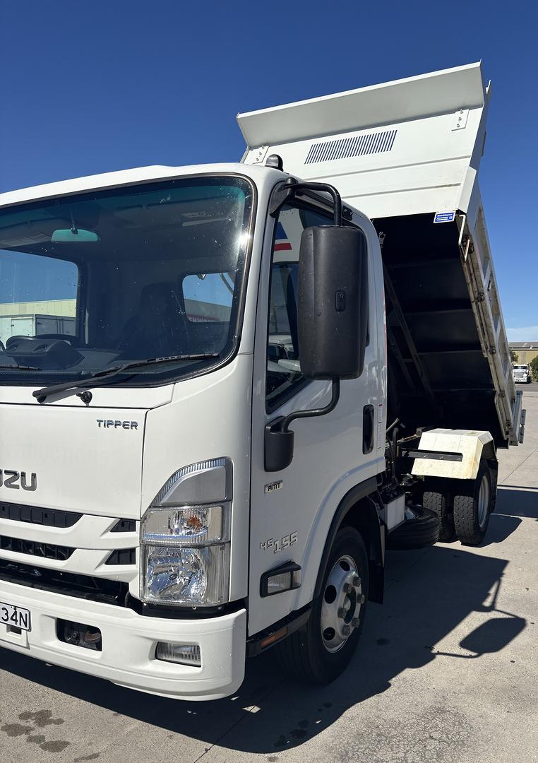 2022 Isuzu N Series NPR 45/55-155 Tipper One Owner image 7