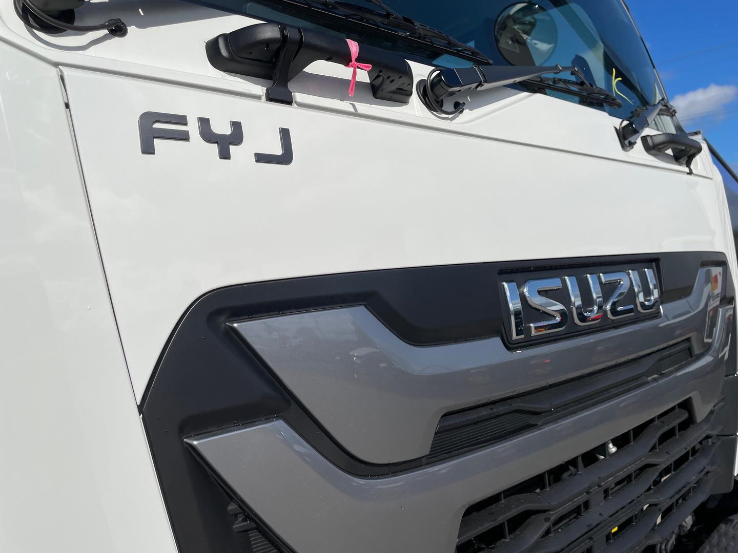 2026 Isuzu F Series FYJ 320-355 AT R67 Tilt Tray image 10