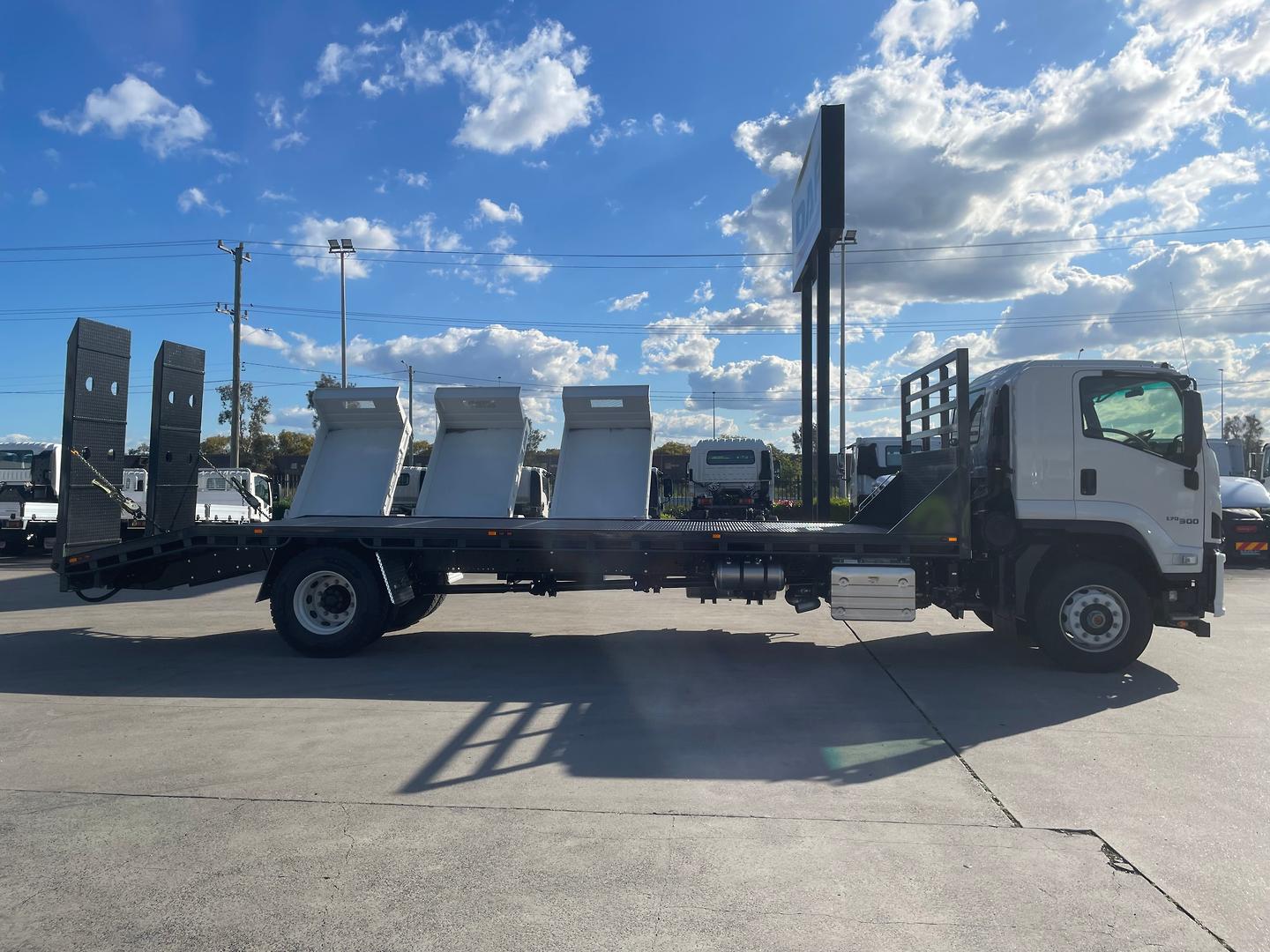 2025 Isuzu FVD 170-300 AT R70 Beavertail FVD 170-300 AT R70 Beavertail Beavertail image 12