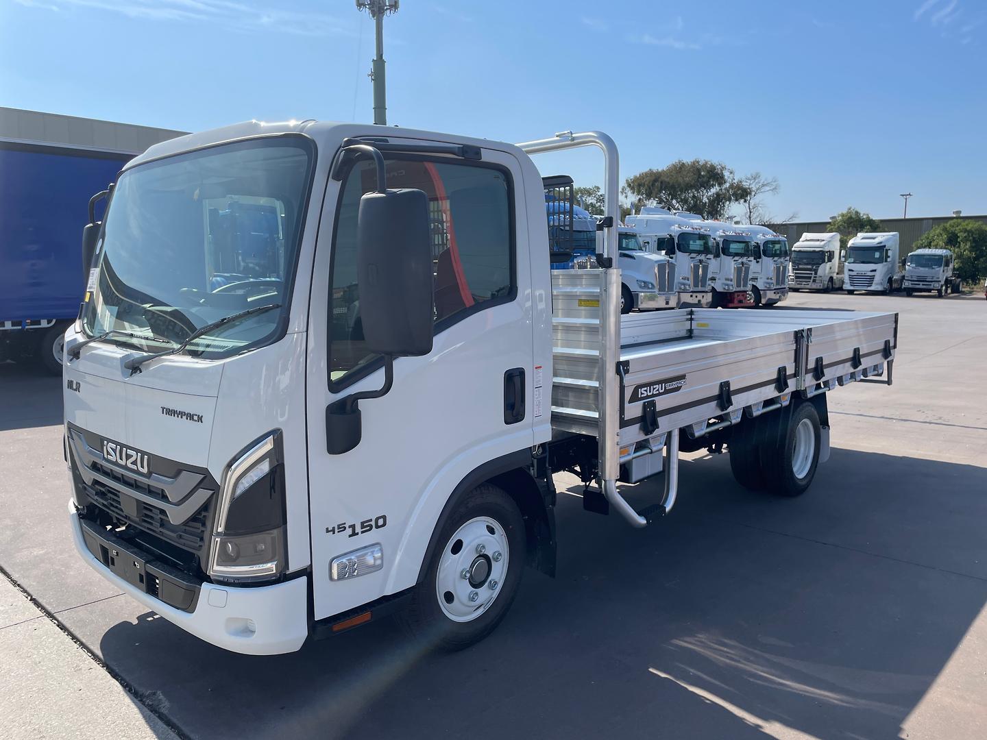 2026 Isuzu N Series NLR 45-150 MT D34 Traypack image 3