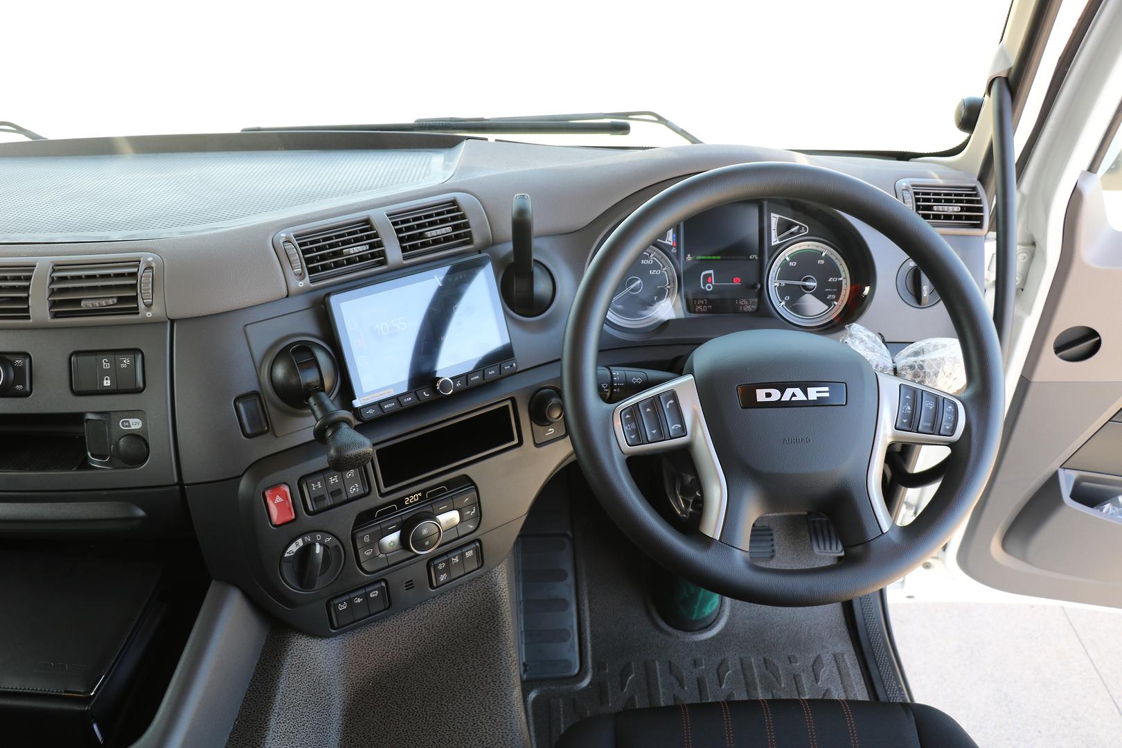 2024 DAF FTT CF530 Sleeper Cab image 14