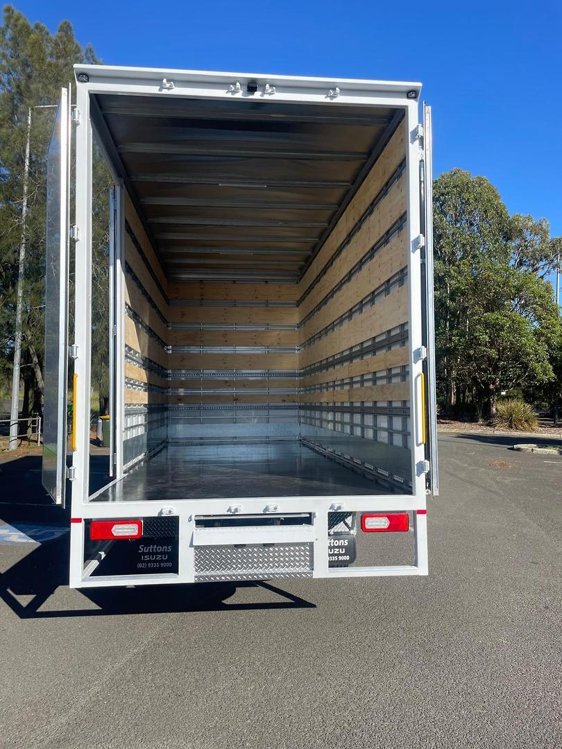 2025 Isuzu F Series FRR 110-240 AM D50 HOMEALLOY 10 Pallet Furniture Pan image 4
