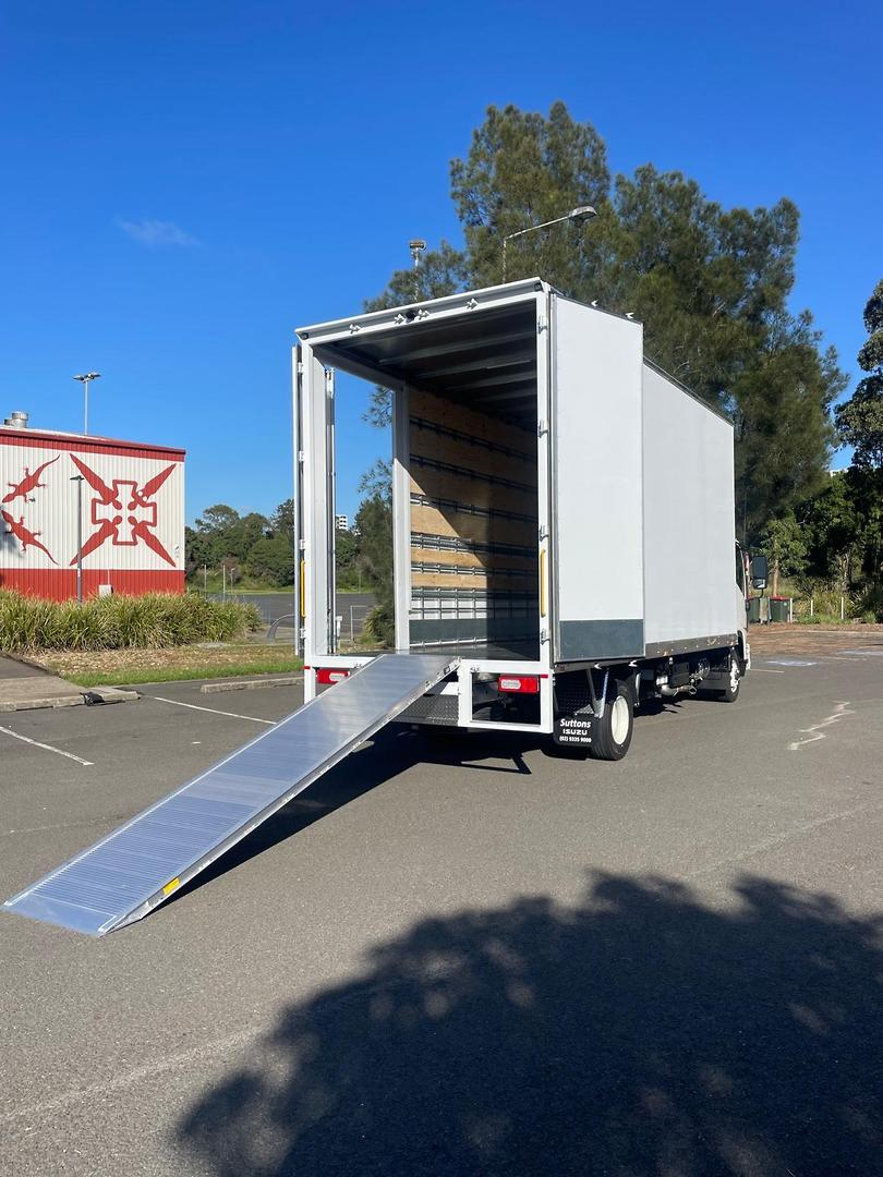 2025 Isuzu F Series FRR 110-240 AM D50 HOMEALLOY 10 Pallet Furniture Pan image 3