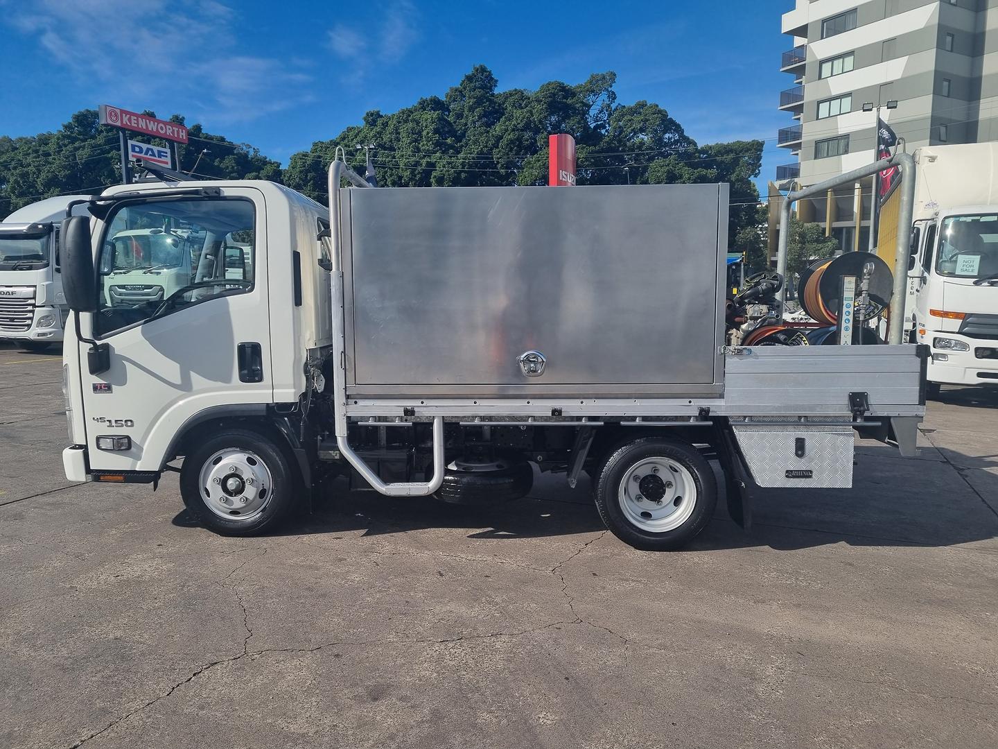 2020 Isuzu N Series NLR 45-150 Traypack image 6