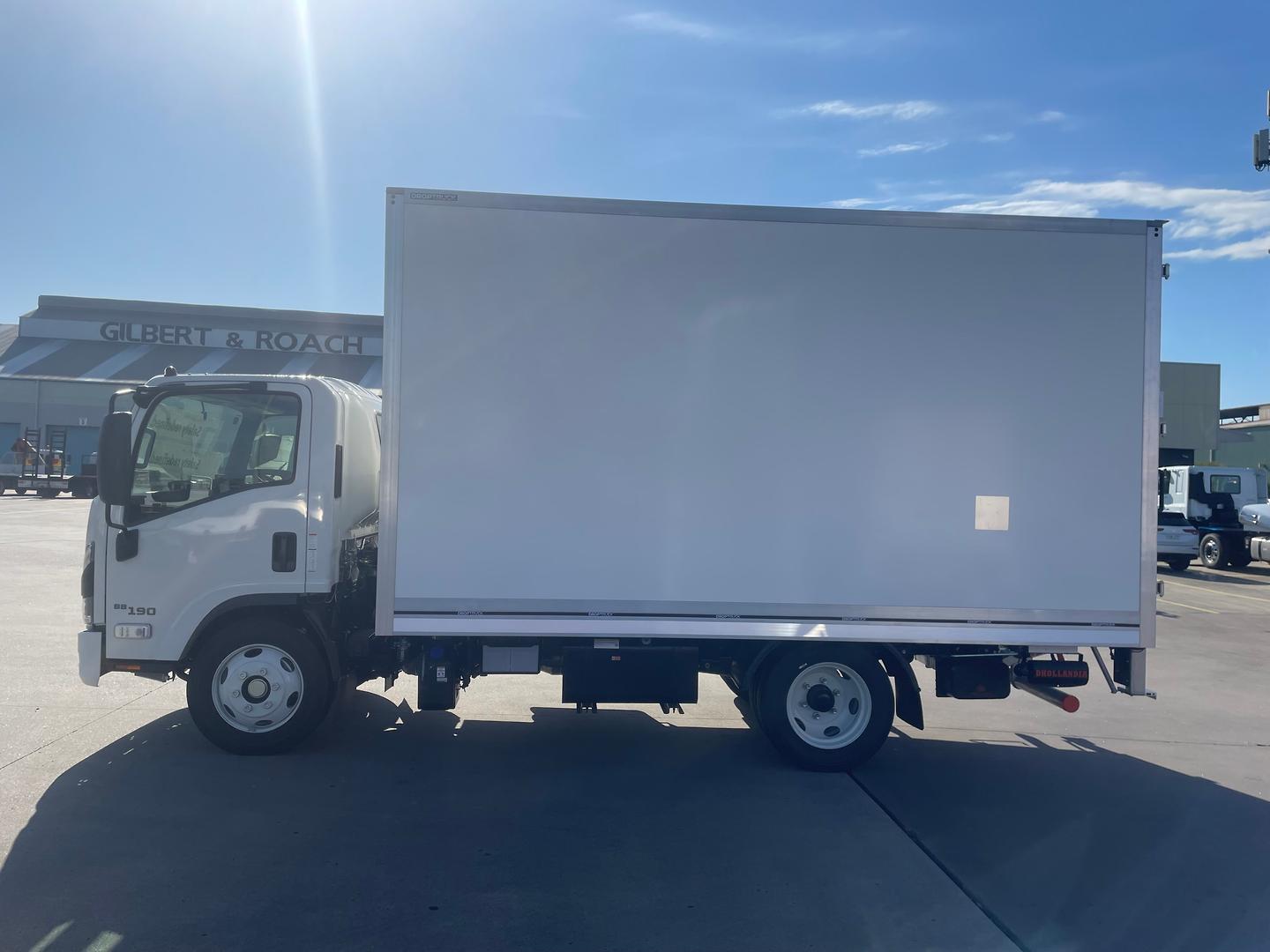 2025 Isuzu NQR 88/80-190 AM NQR 88/80-190 AM D34 PanTech image 4