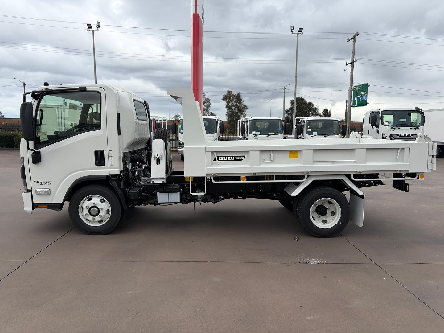 2026 Isuzu N Series NPR 45/65-175 DT D34 Tipper Factory Tipper image 4