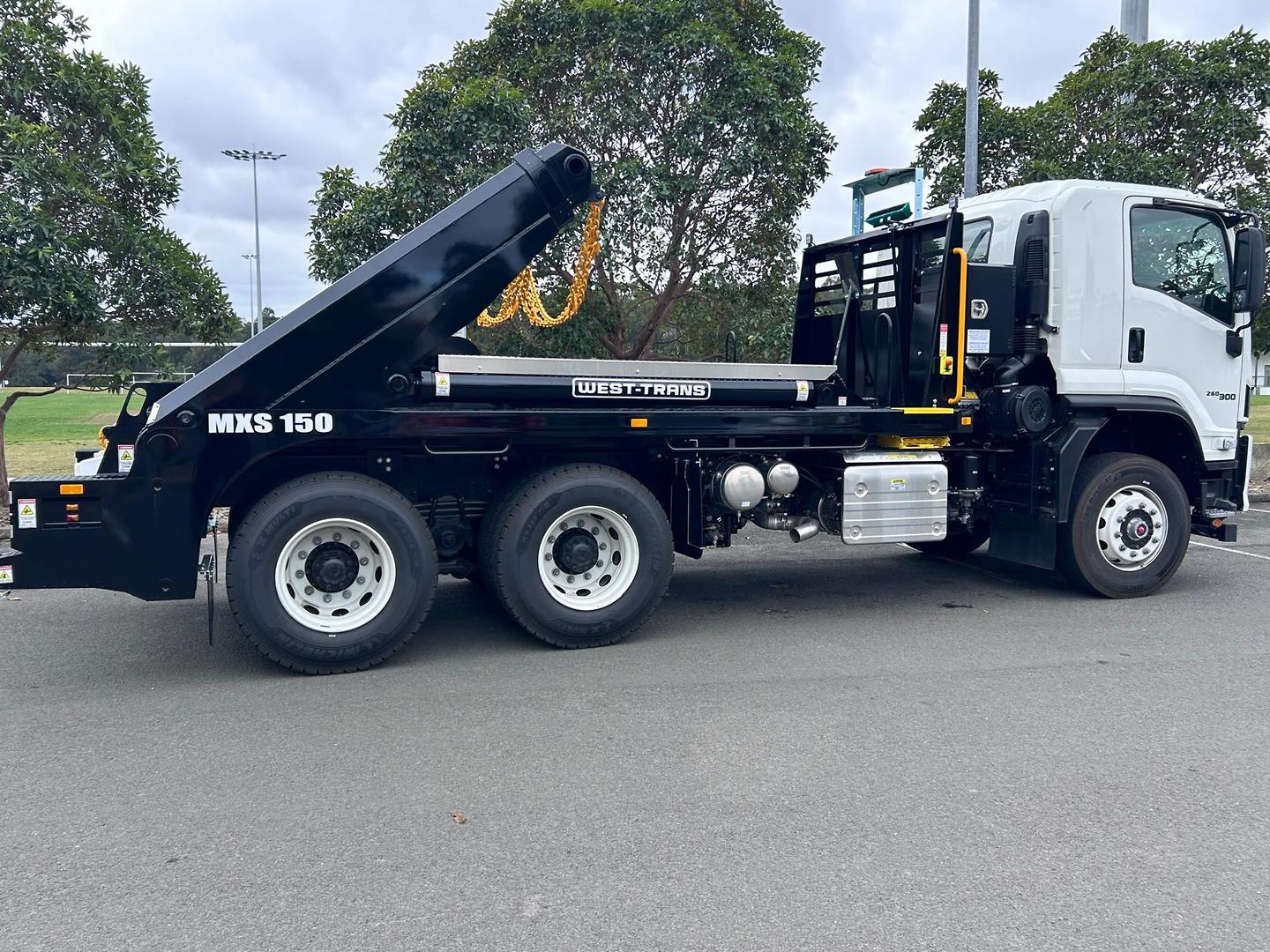 2025 Isuzu F Series FVZ 260-300 AT R46 West Trans MX150 image 9