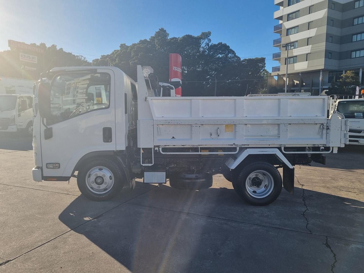 2020 Isuzu N Series NMR 60/45-150 image 4