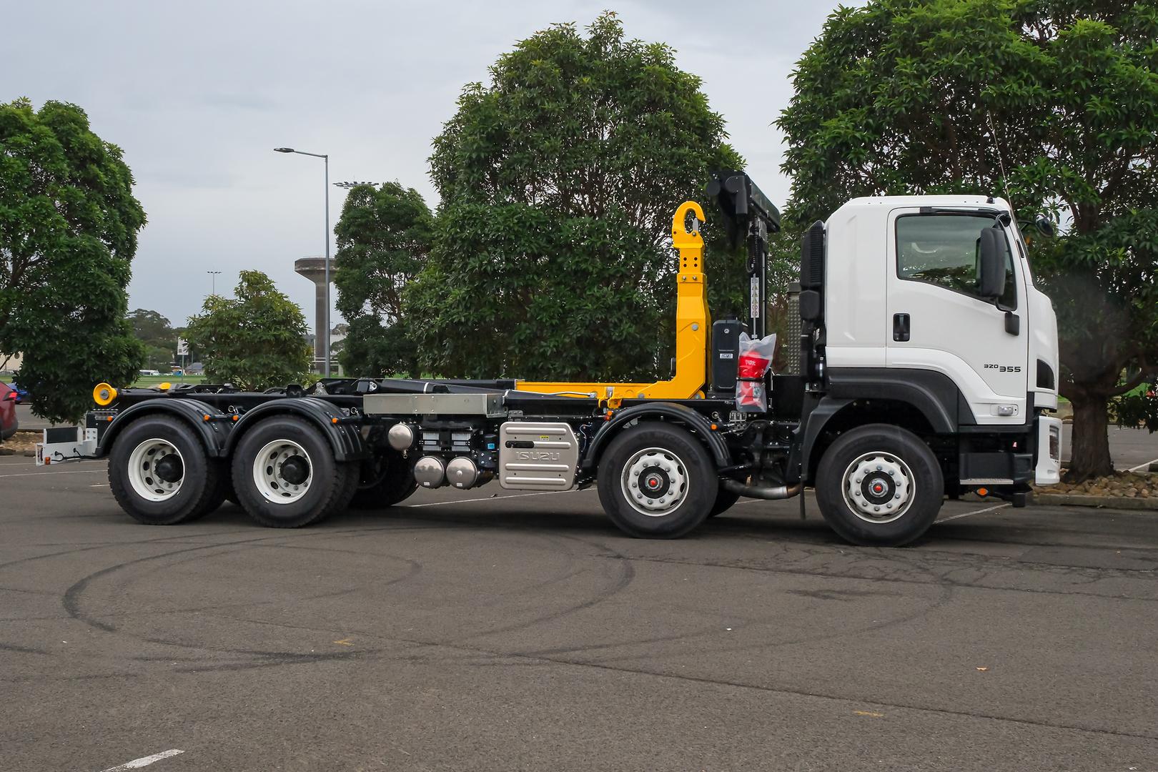 2025 Isuzu F Series FYJ 320-355 AT R60 Palfinger Hook image 3