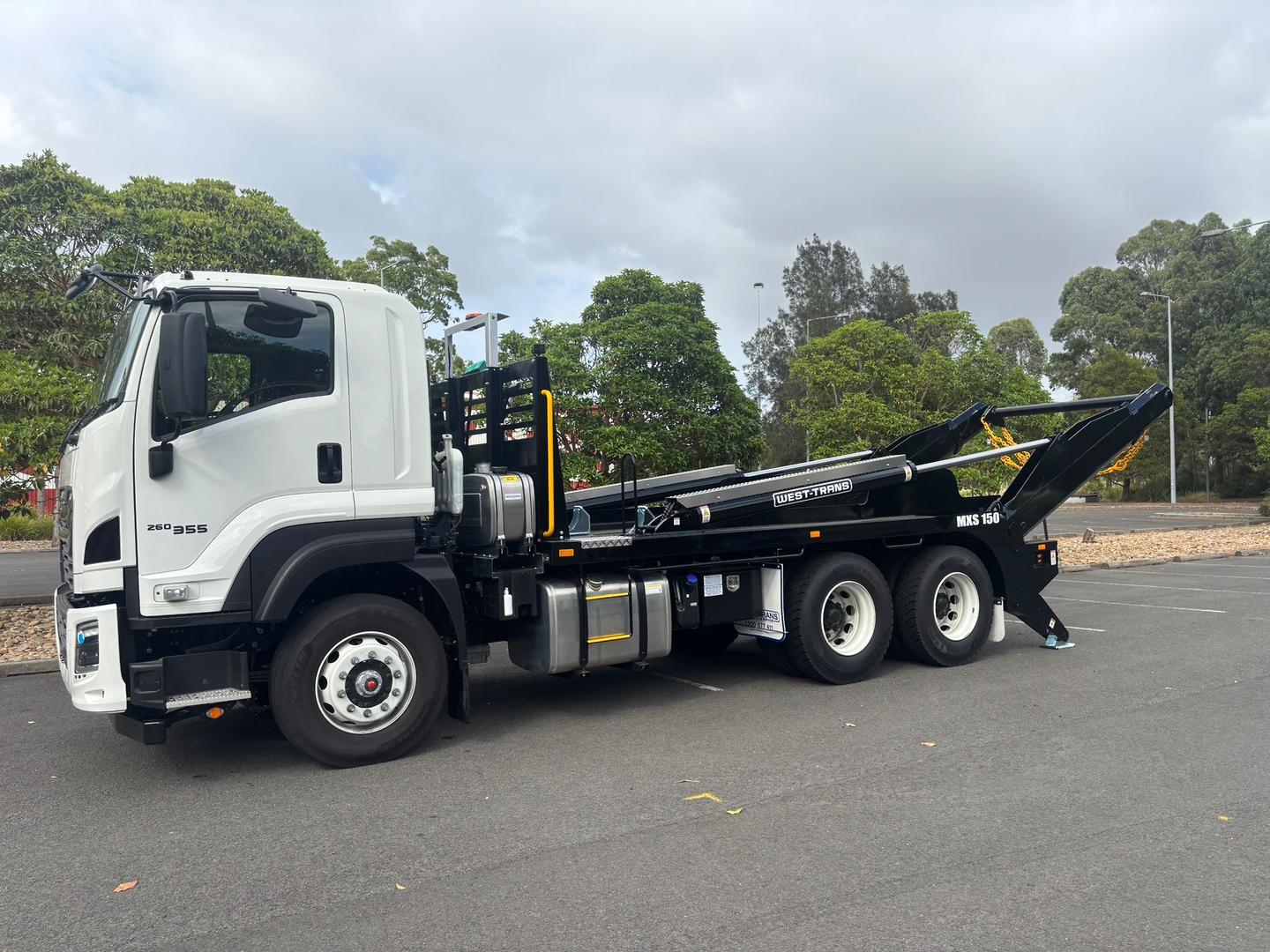 2025 Isuzu F Series FXY 260-355 AT R45 image 11