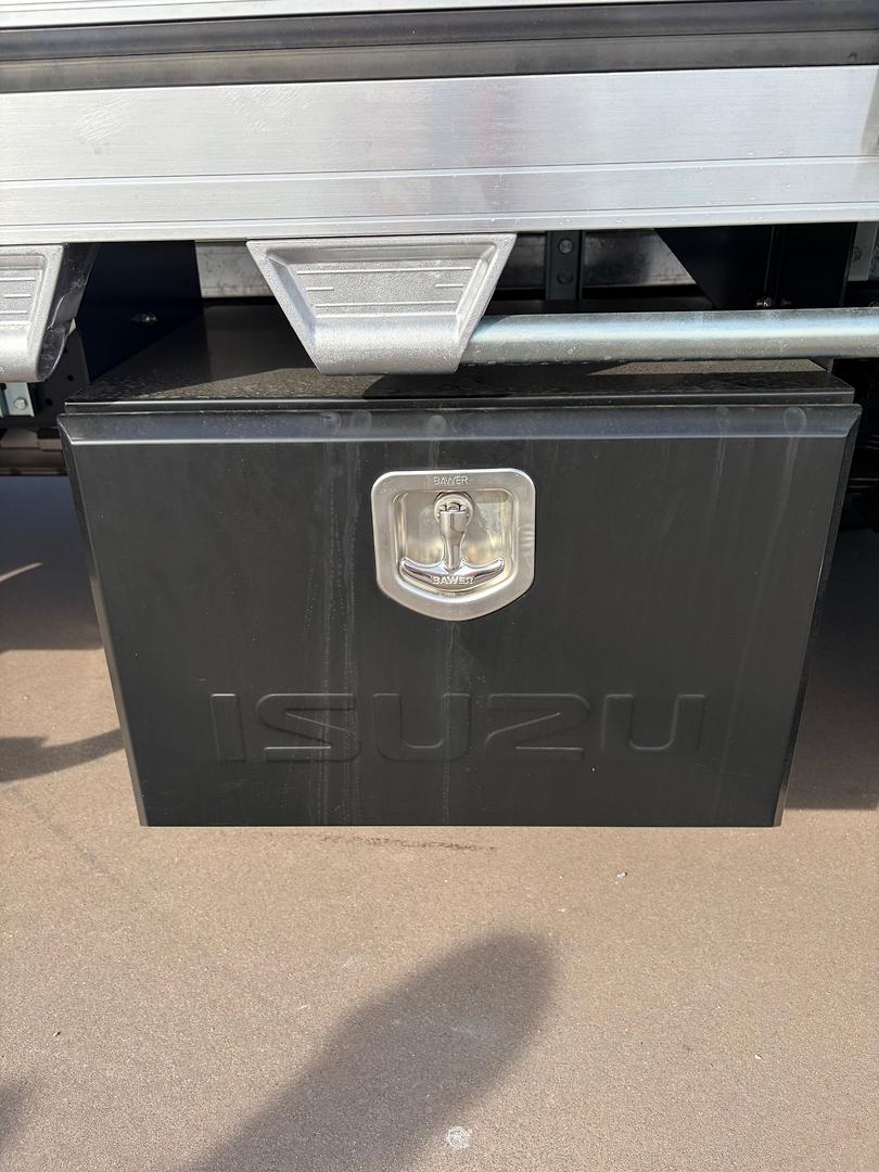 2026 Isuzu N Series NPR 45/65-175 DT D34 Tradepack Tradepack Cardinal Red with Chrome Hubs image 12