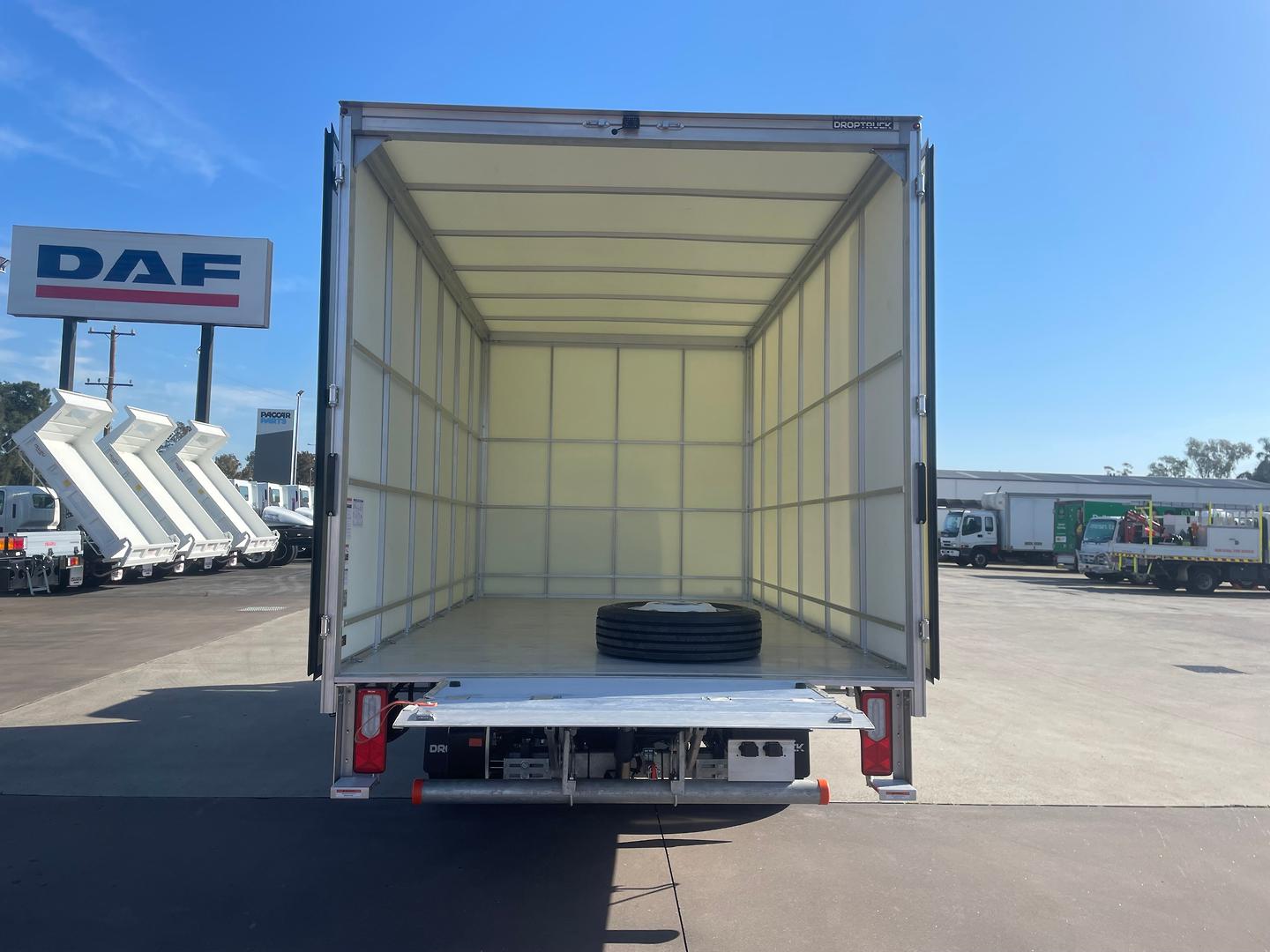 2025 Isuzu NQR 88/80-190 AM NQR 88/80-190 AM D34 PanTech image 10
