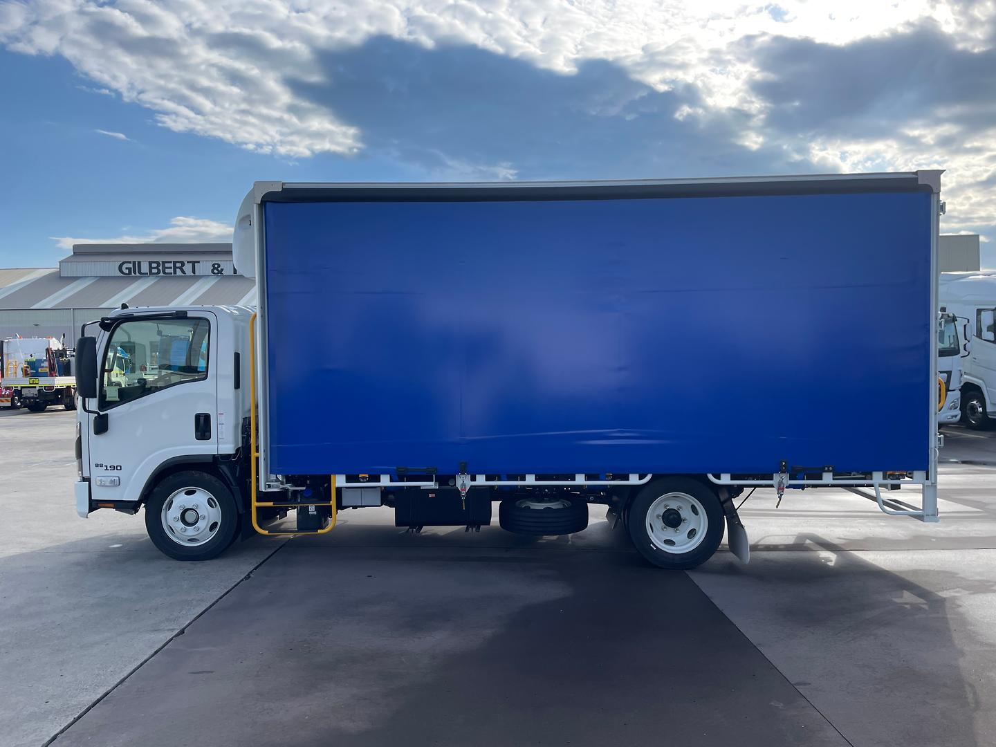 2025 Isuzu NQR 88/80-190 AM D42 Limited Edition 8 Pallet Freightpack Limited Edition 8 Pallet Freightpack image 4