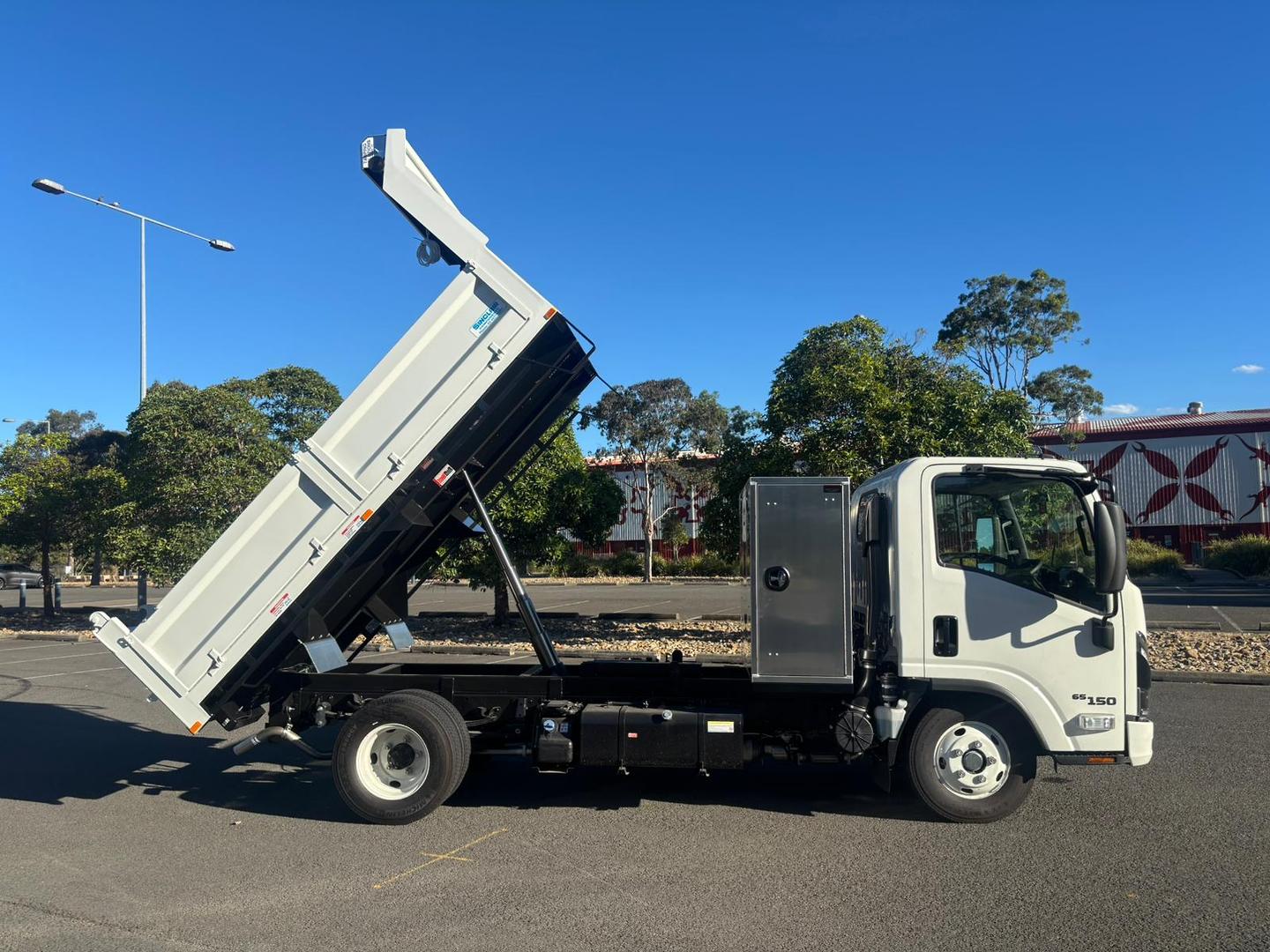 2025 Isuzu N Series NMR 65/45-150 DT D34 image 3