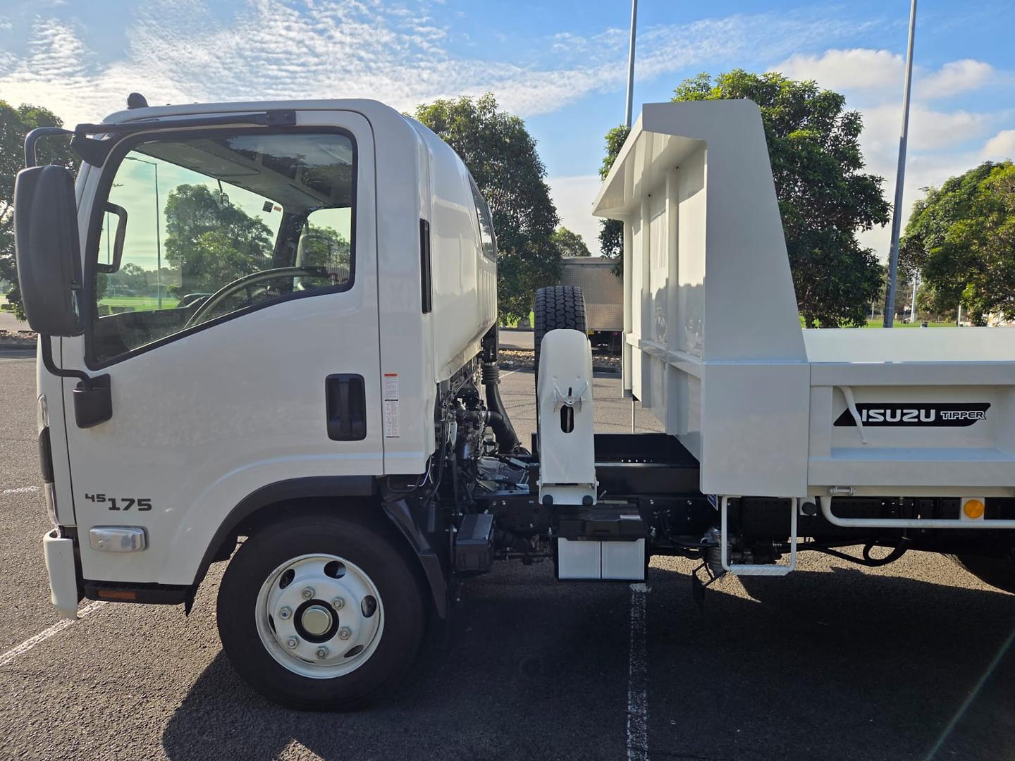 2026 Isuzu N Series NPR 45/65-175 DT D34 Tipper image 11