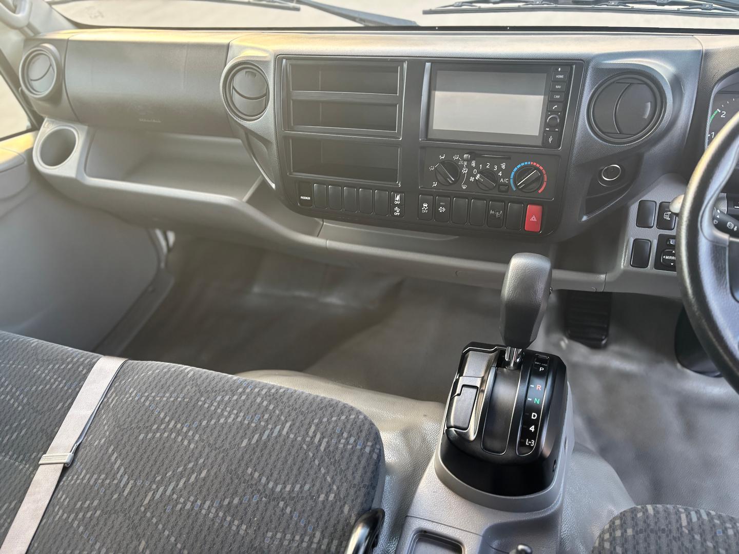 2023 Hino 300 Series 616 Low Klms image 3