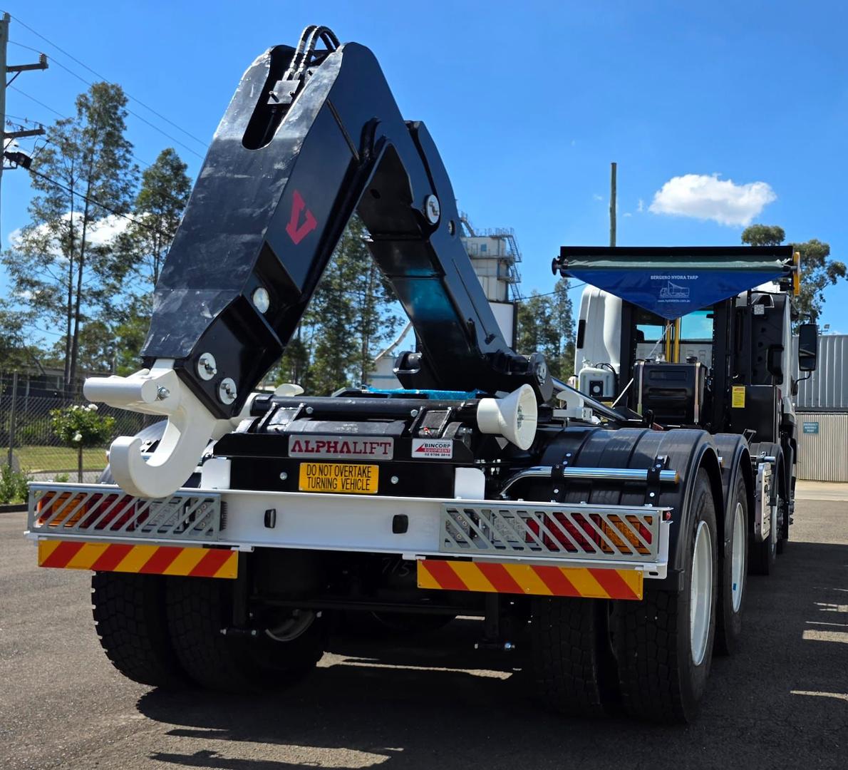 2025 Isuzu F Series FYJ 320-255 AT R60 image 11