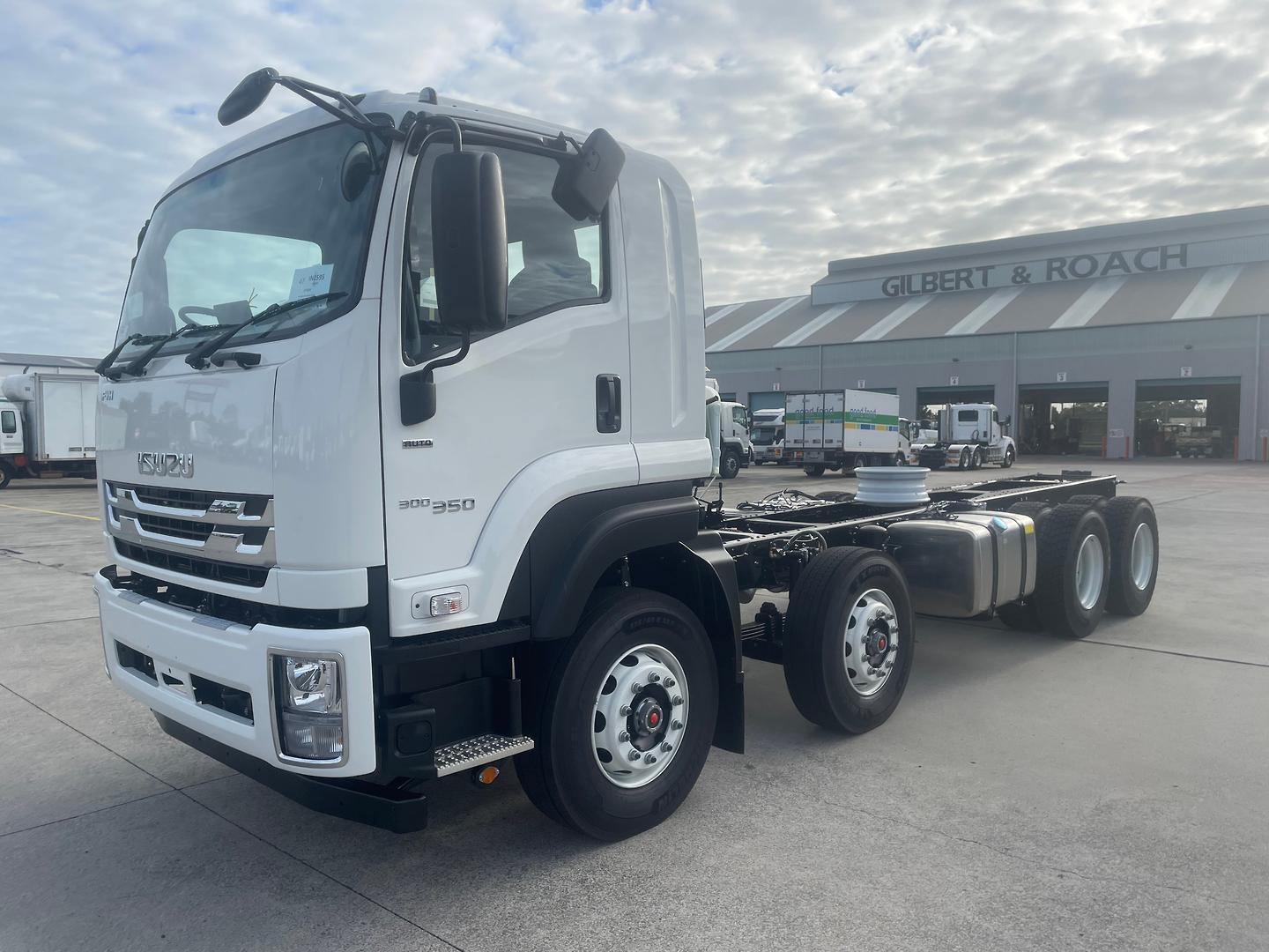 2024 Isuzu F Series FYH300-350 image 3