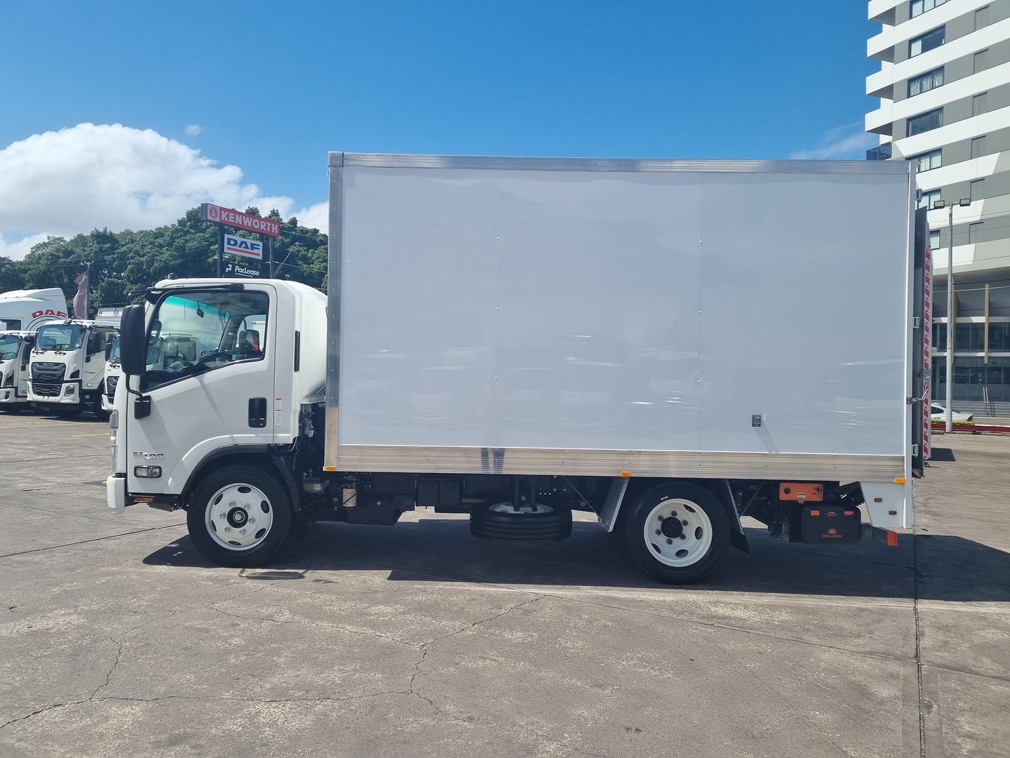2023 Isuzu N Series NQR 87/80-190 Pantech image 6