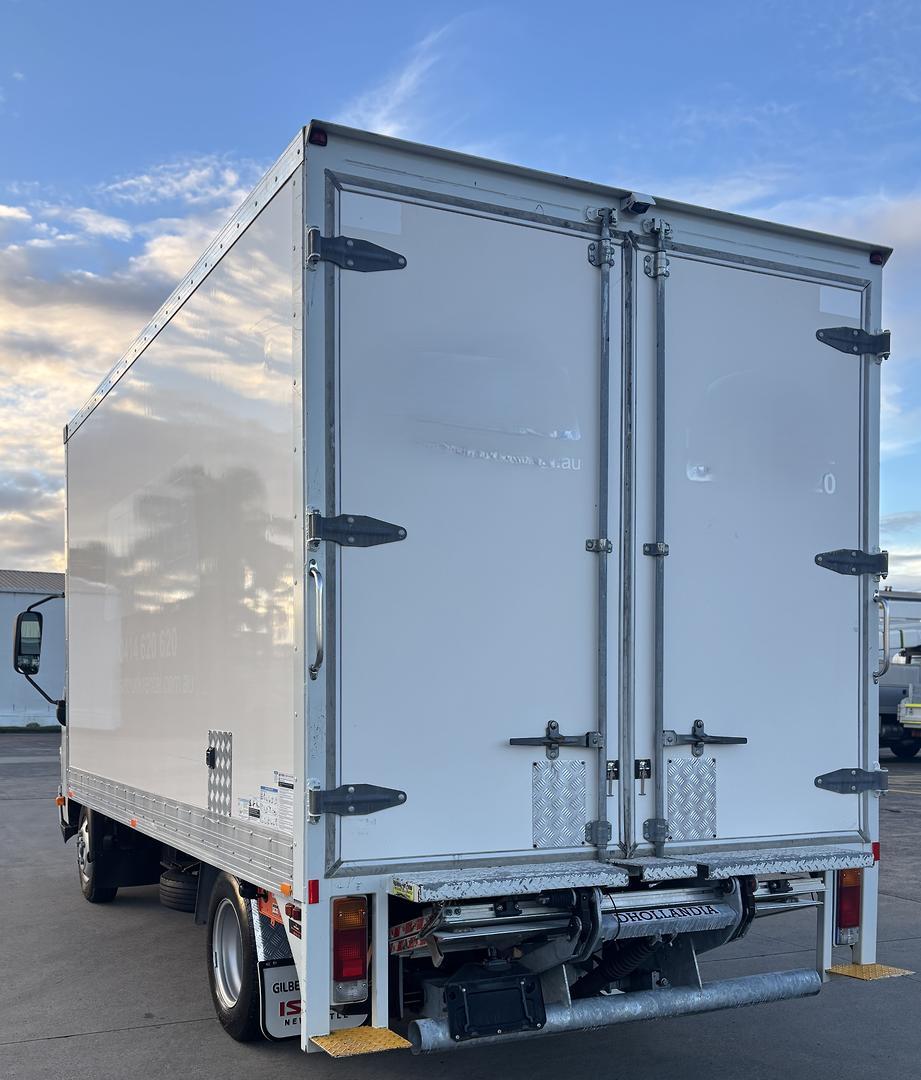 2023 Hino 300 Series 616 Low Klms image 11