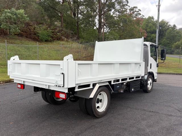 2025 Isuzu NQR 88/80-190 AM D38 Tipper Tipper image 4