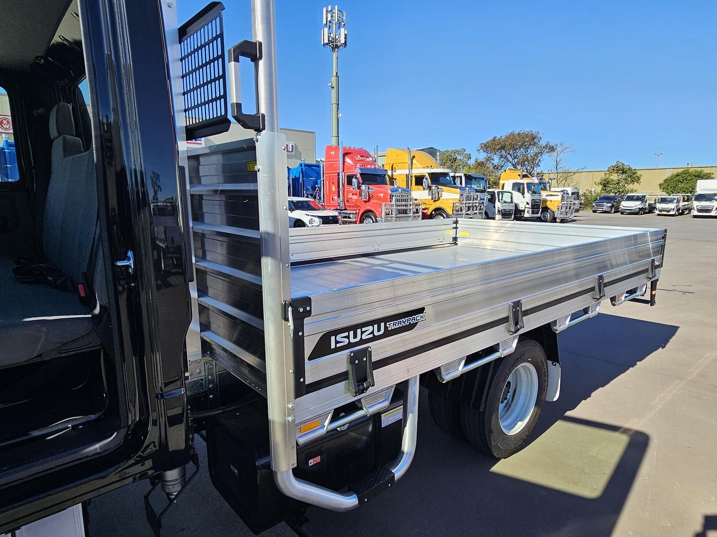 2026 Isuzu N Series NNR 45-150 DT C34 Traypack Ebony Black Traypack image 12