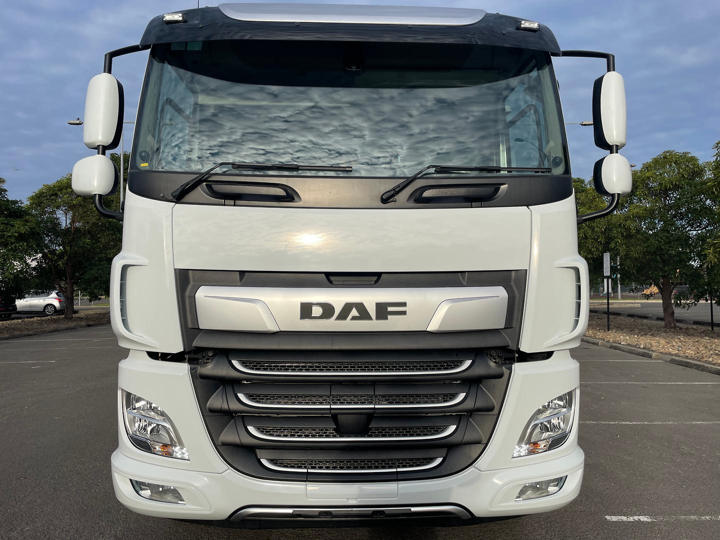 2024 DAF CF 450 FAD Palfinger Hookloader image 2