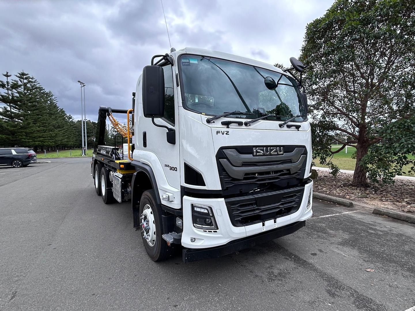 2025 Isuzu F Series FVZ 260-300 AT R46 West Trans MX150 image 4