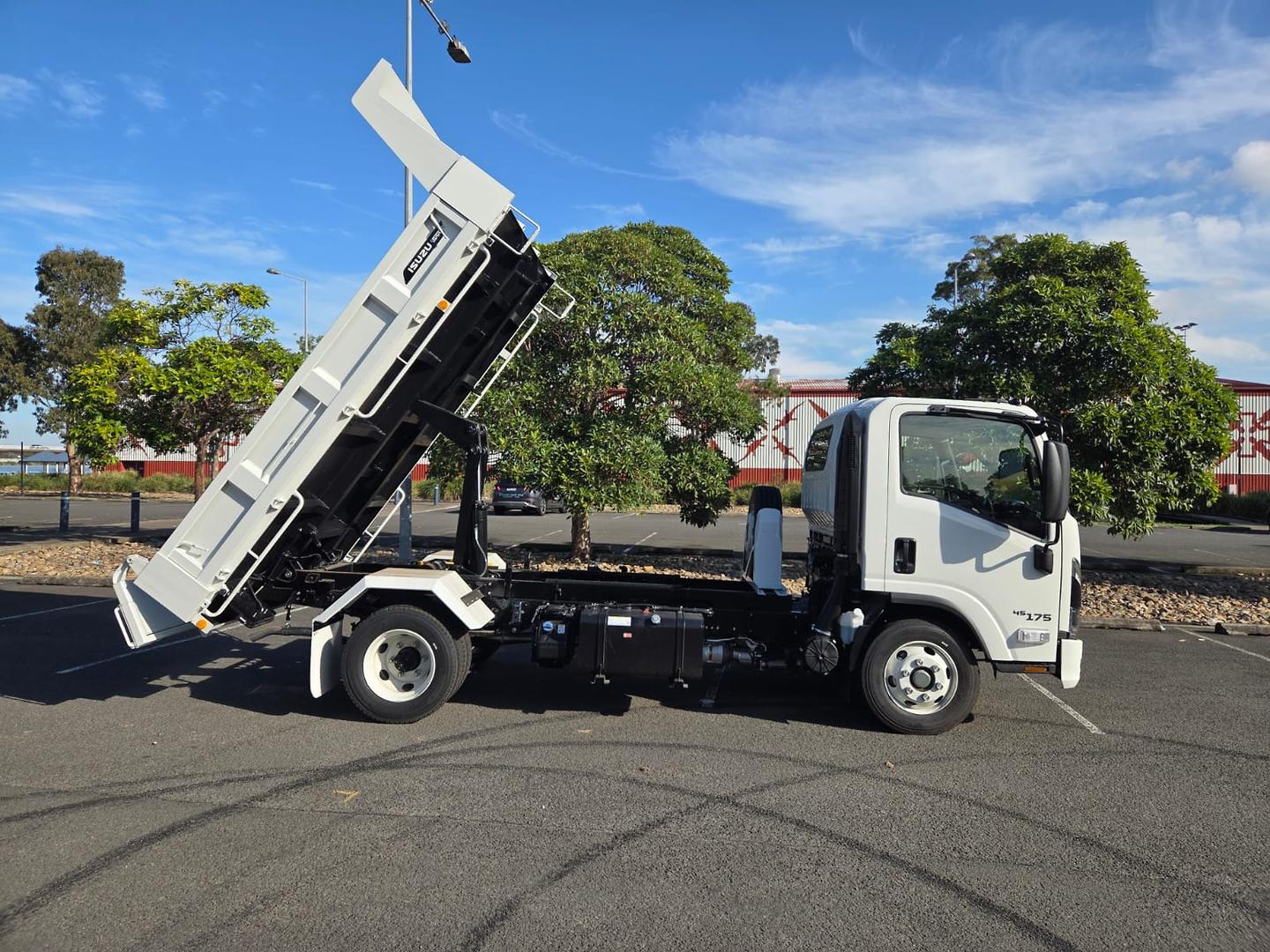2026 Isuzu N Series NPR 45/65-175 DT D34 Tipper image 2