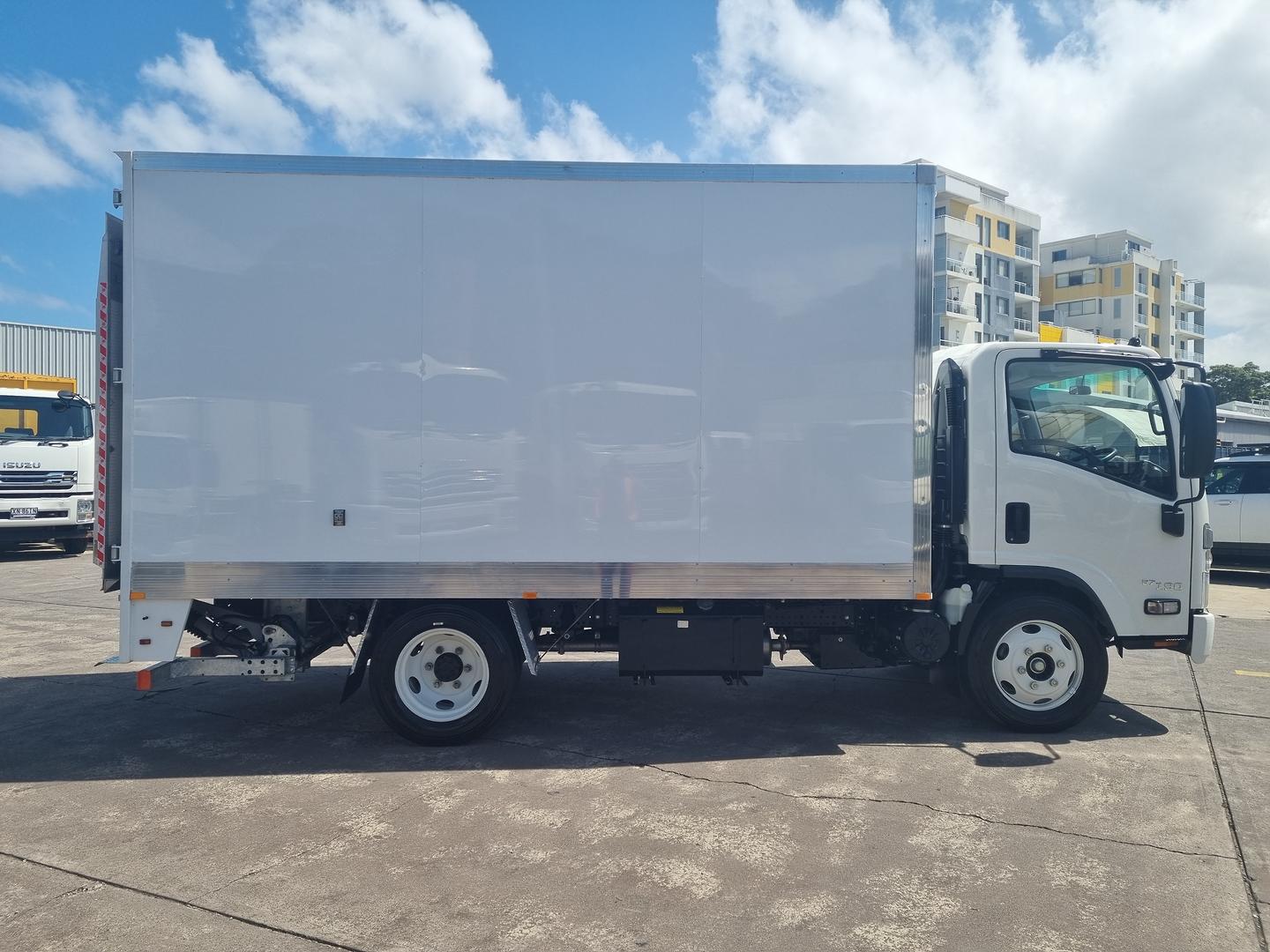 2023 Isuzu N Series NQR 87/80-190 Pantech image 12