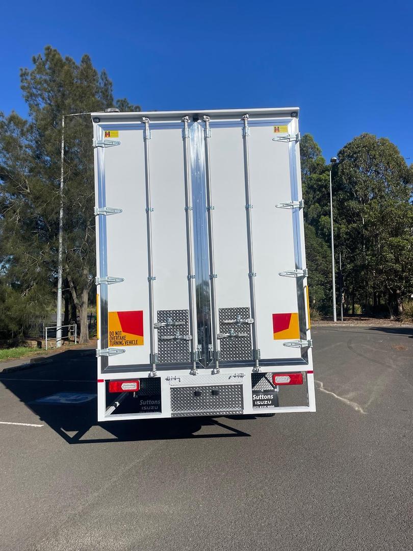 2025 Isuzu F Series FRR 110-240 AM D50 HOMEALLOY 10 Pallet Furniture Pan image 12