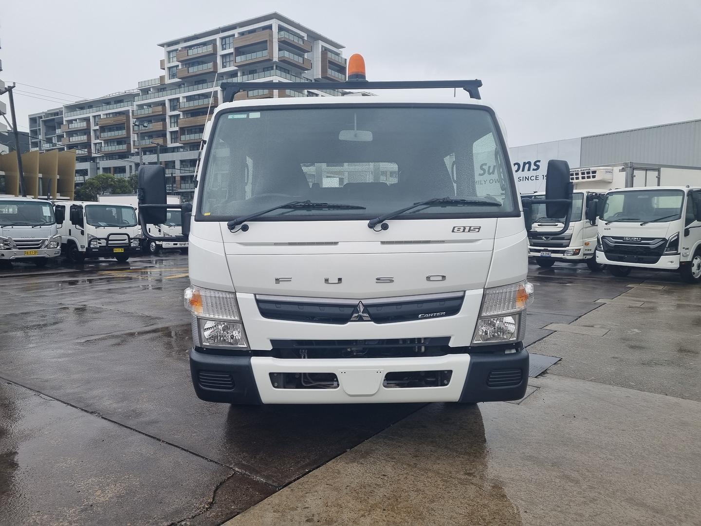 2019 Fuso Canter 815 Rear body mounted crane image 3