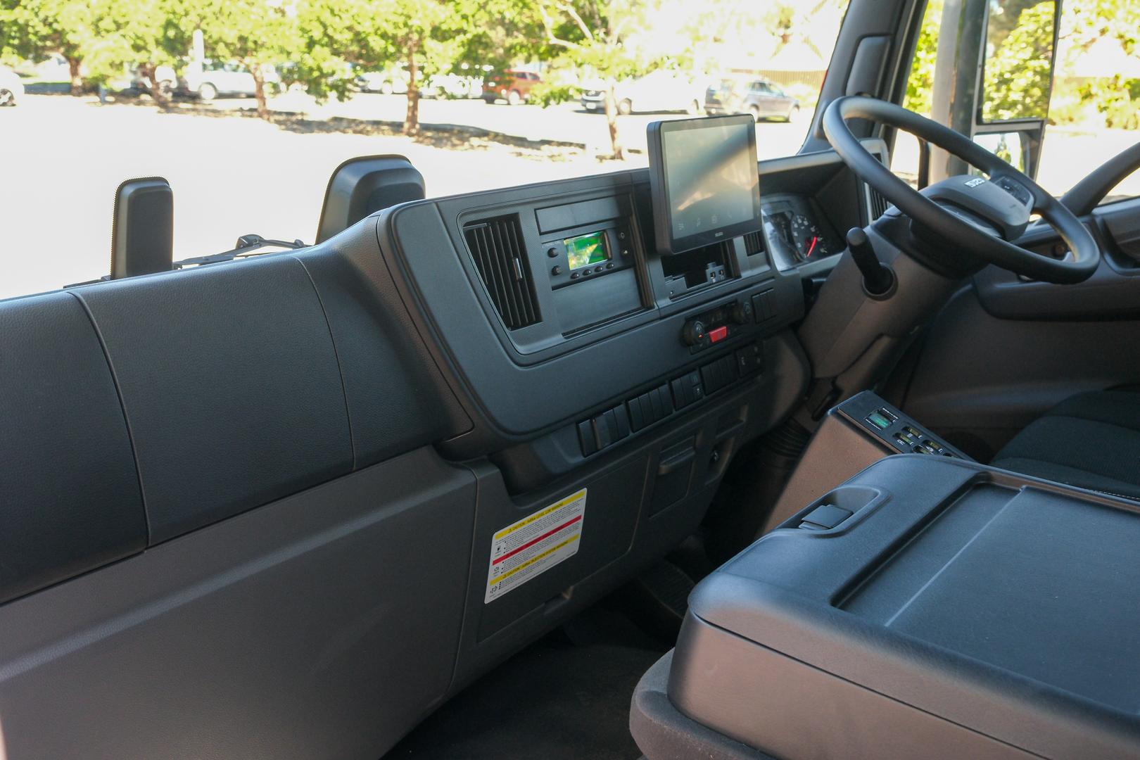 2025 Isuzu F Series FVL 260-300 AT R67 TRS 14 Pallet Fridge Body and Fridge image 8