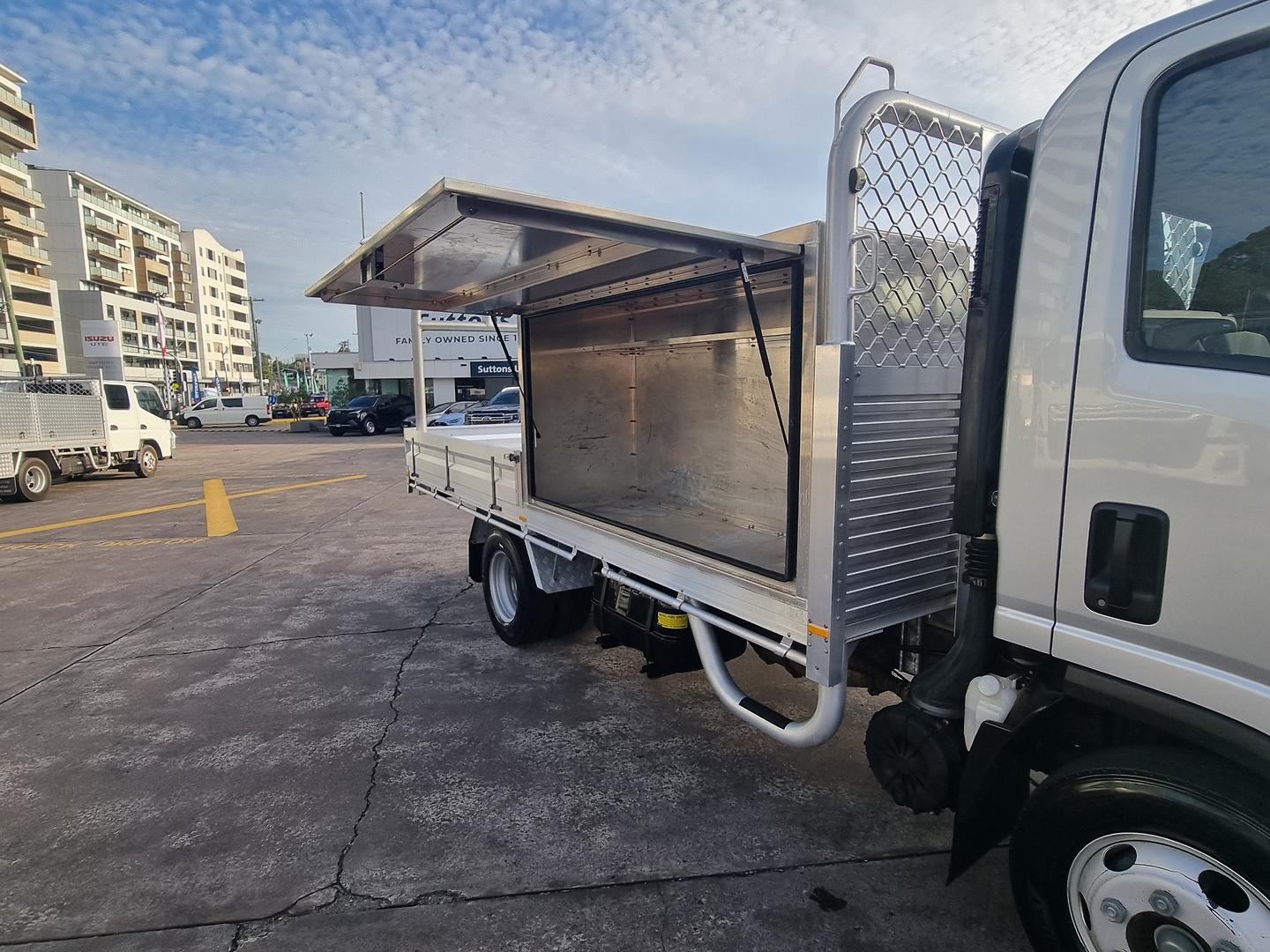 2018 Isuzu N Series NPR 45/55-155 Tradepack image 10
